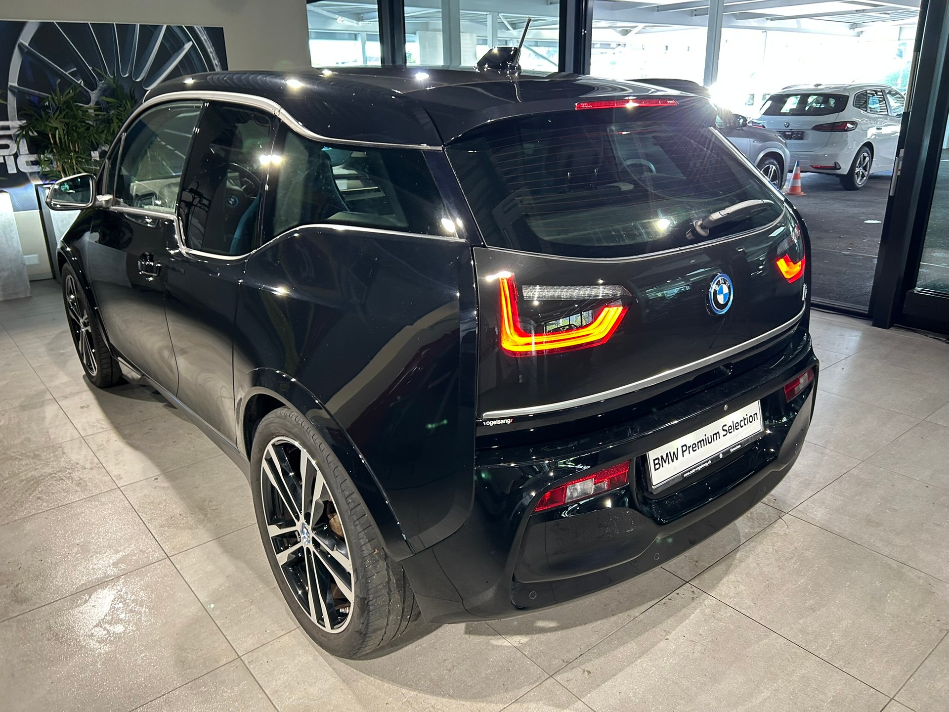 BMW i3s (120Ah)-image-9
