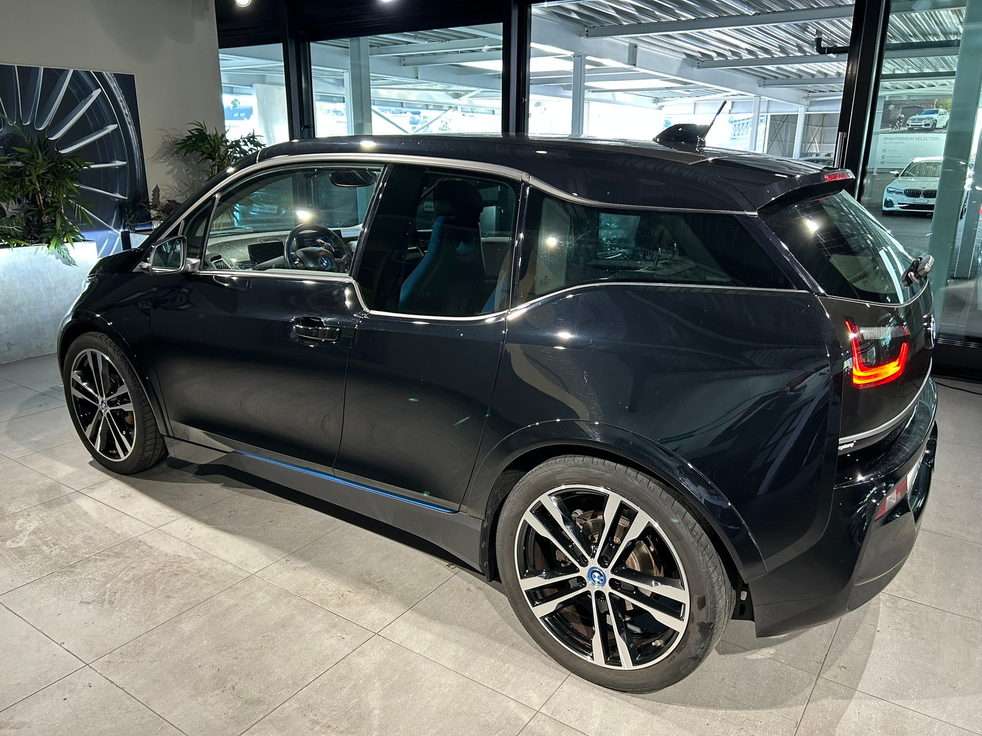 BMW i3s (120Ah)-image-8