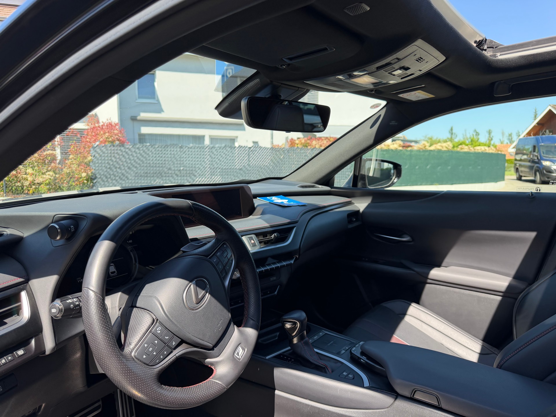 LEXUS UX 250h F Sport AWD Automatic-image-13