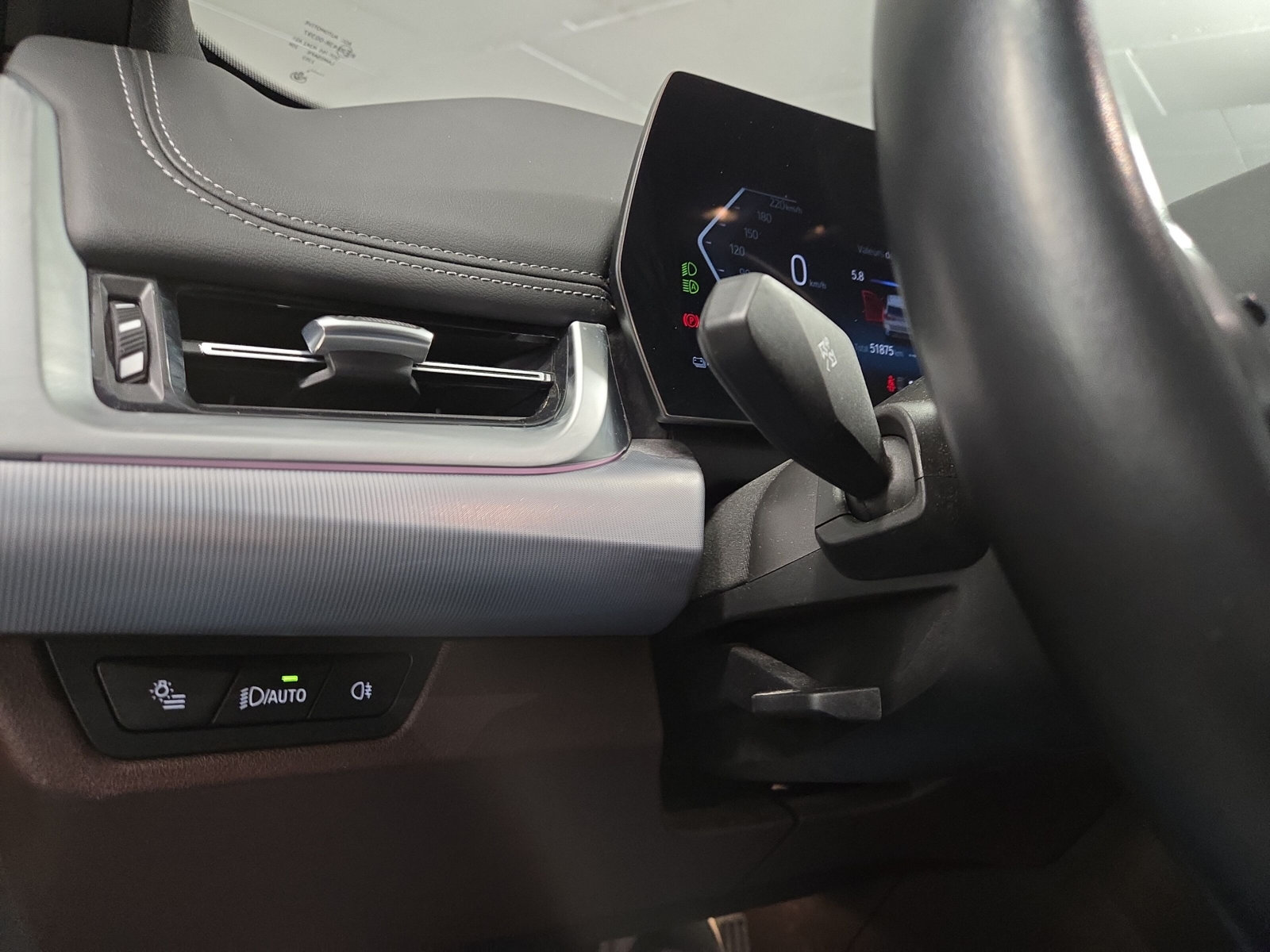 BMW iX1 xDrive 30 xLine-image-19