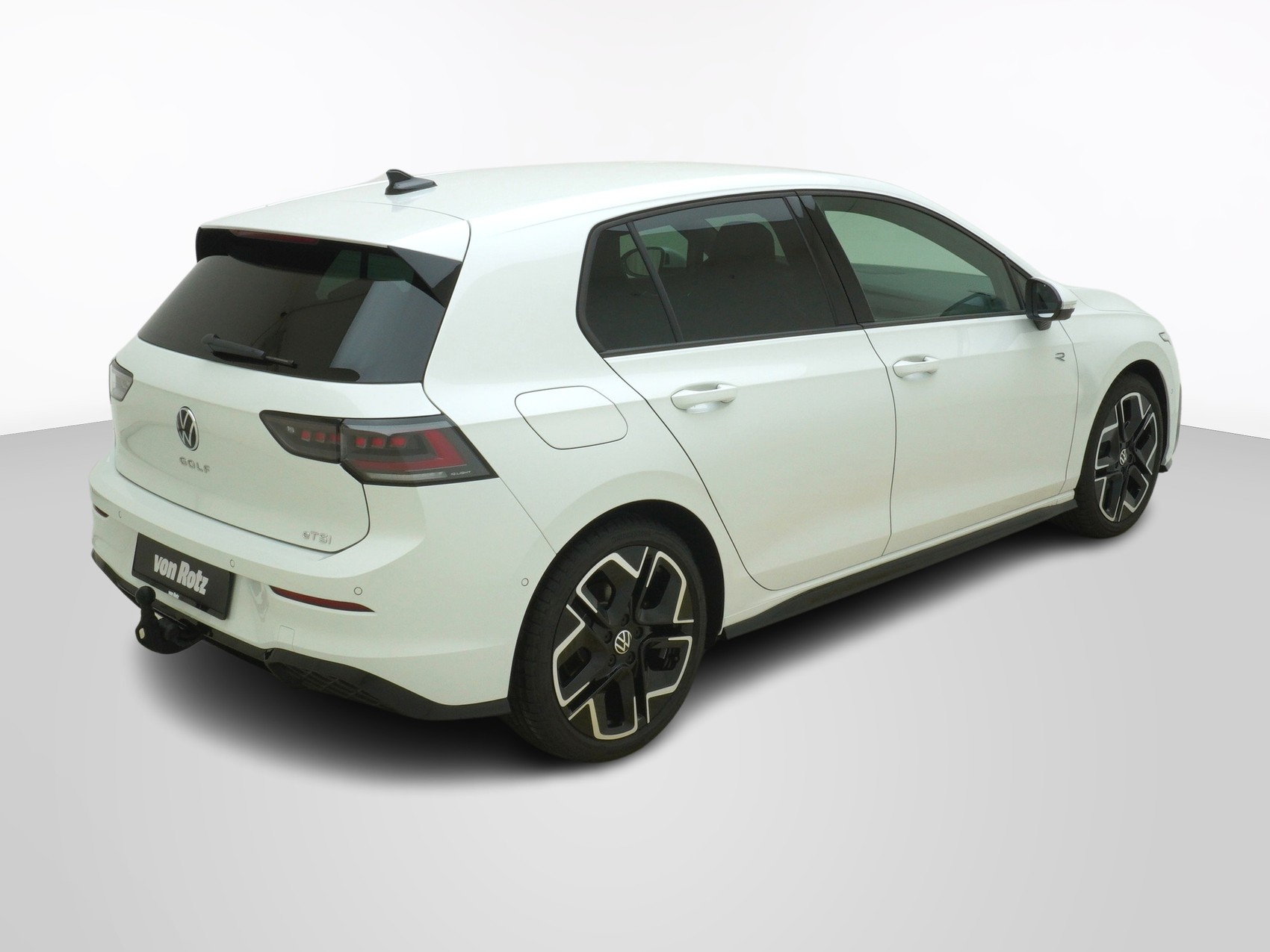 VW Golf VIII 1.5 eTSI R-Line DSG-image-4