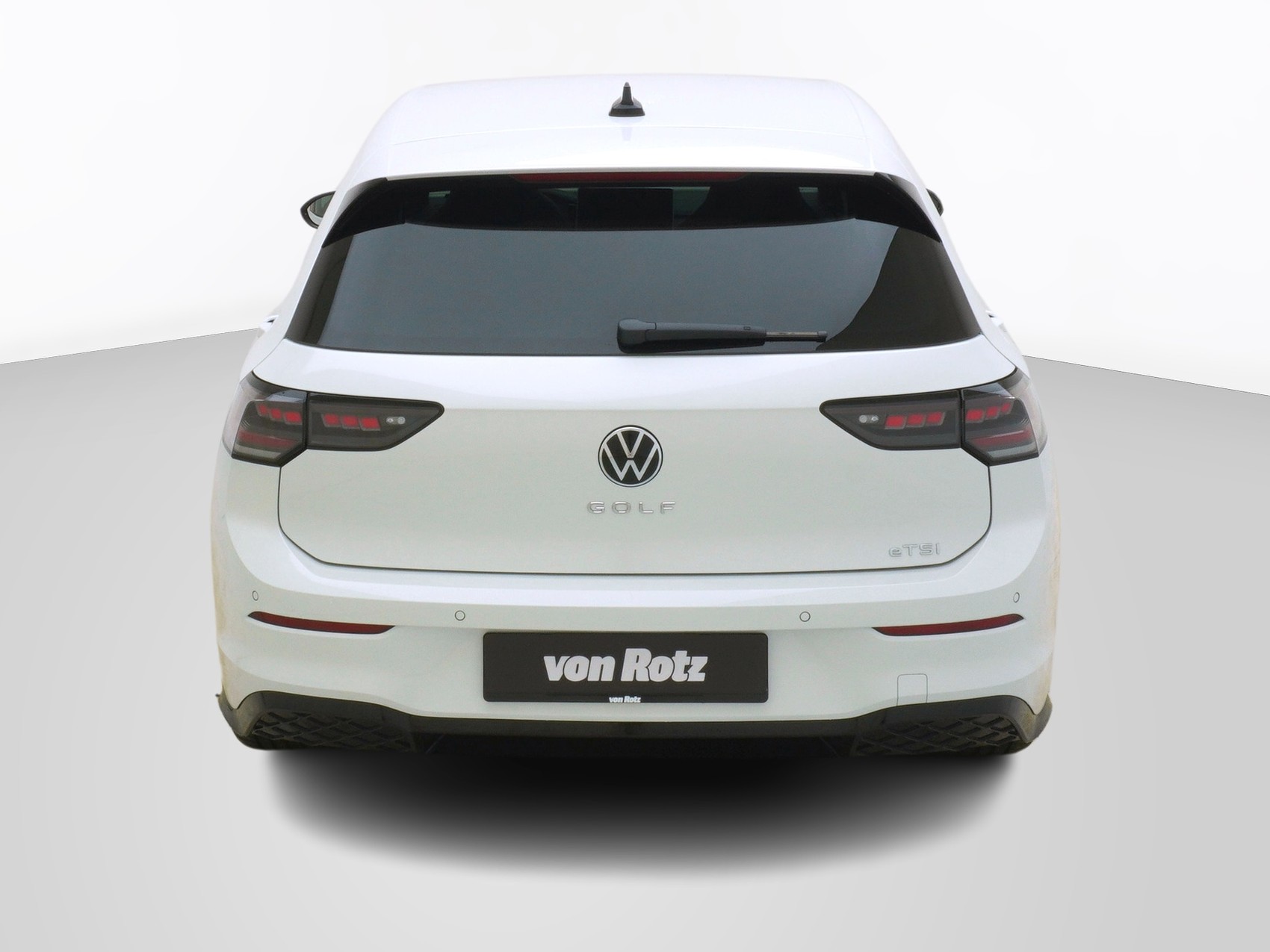 VW Golf VIII 1.5 eTSI R-Line DSG-image-2