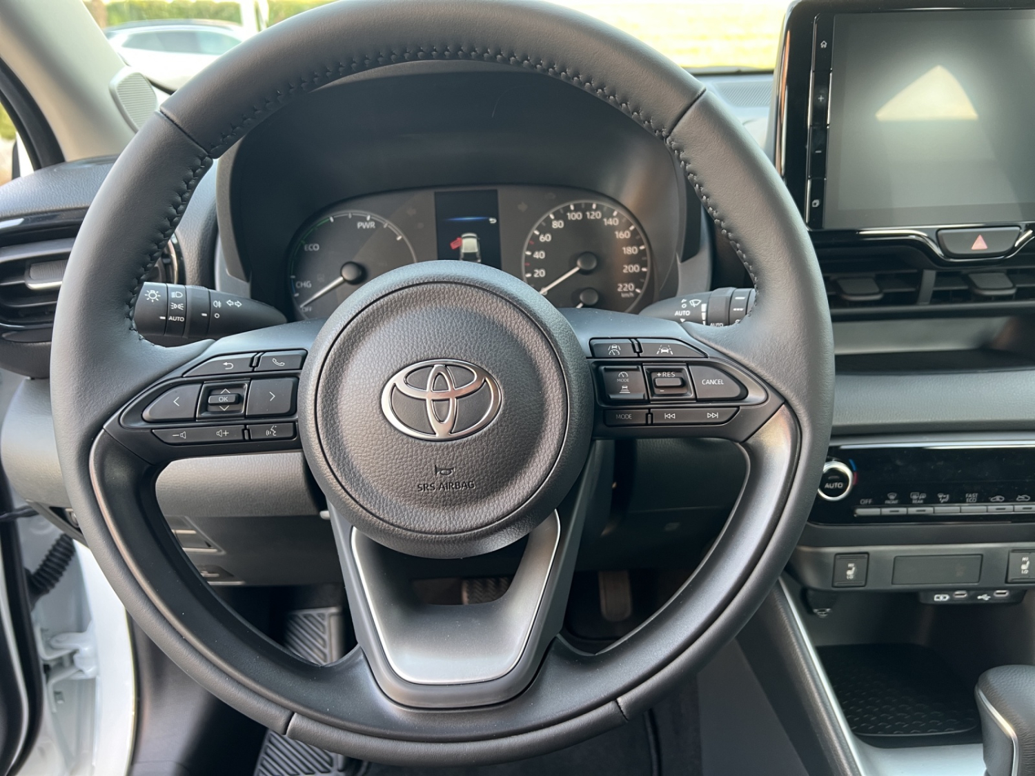 TOYOTA Yaris 1.5 VVT-i HSD Comfort-image-10