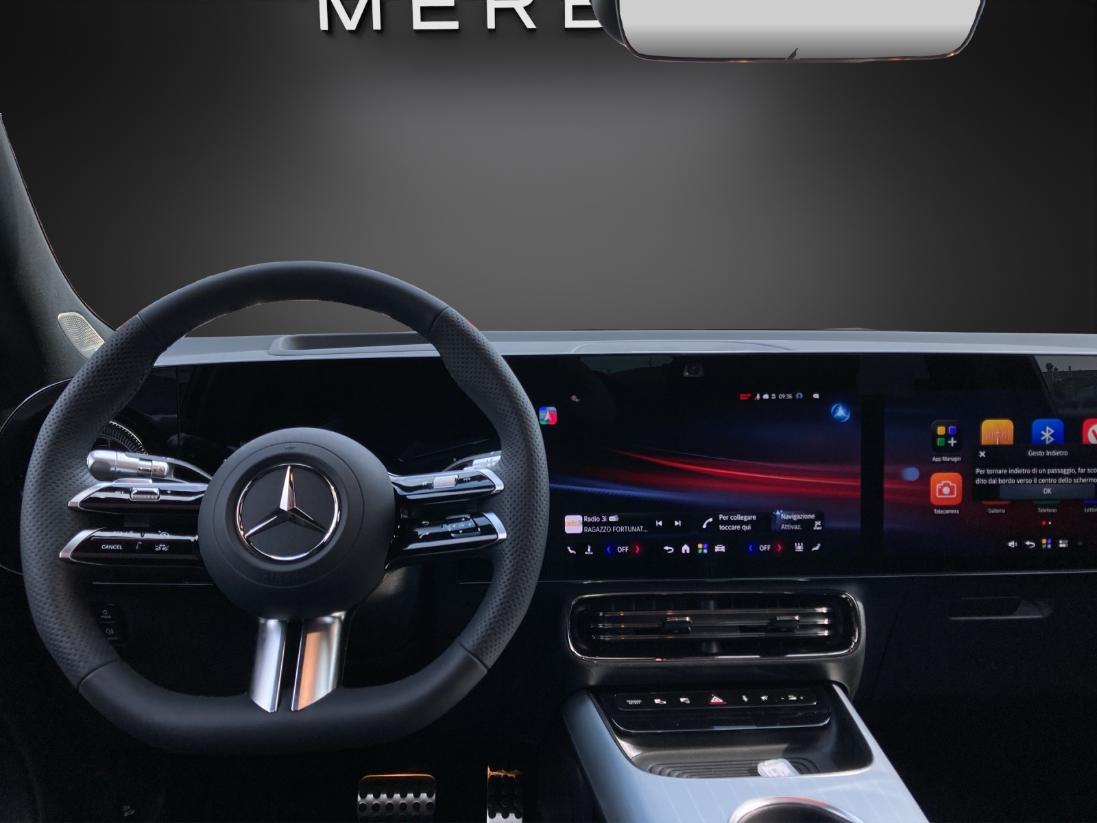MERCEDES-BENZ GLB 350 4MATIC with EQ Technology-image-10