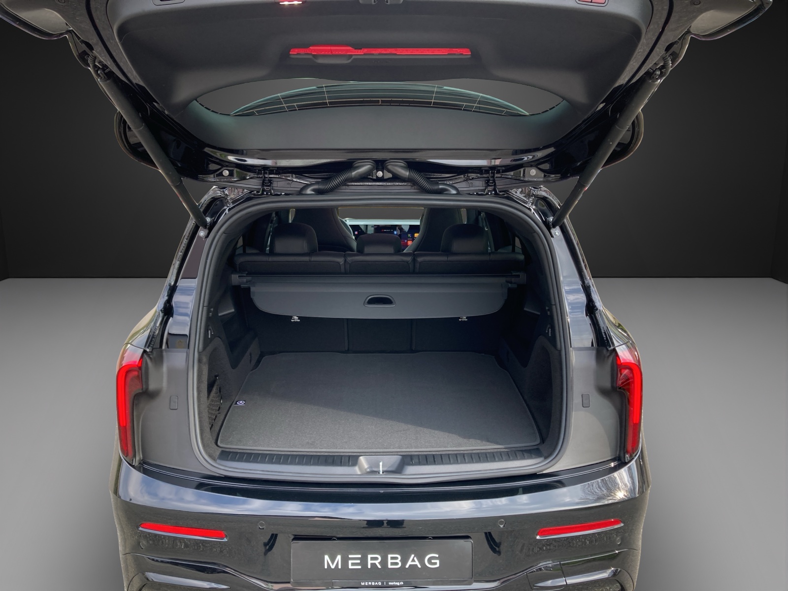 MERCEDES-BENZ GLB 350 4MATIC with EQ Technology-image-8