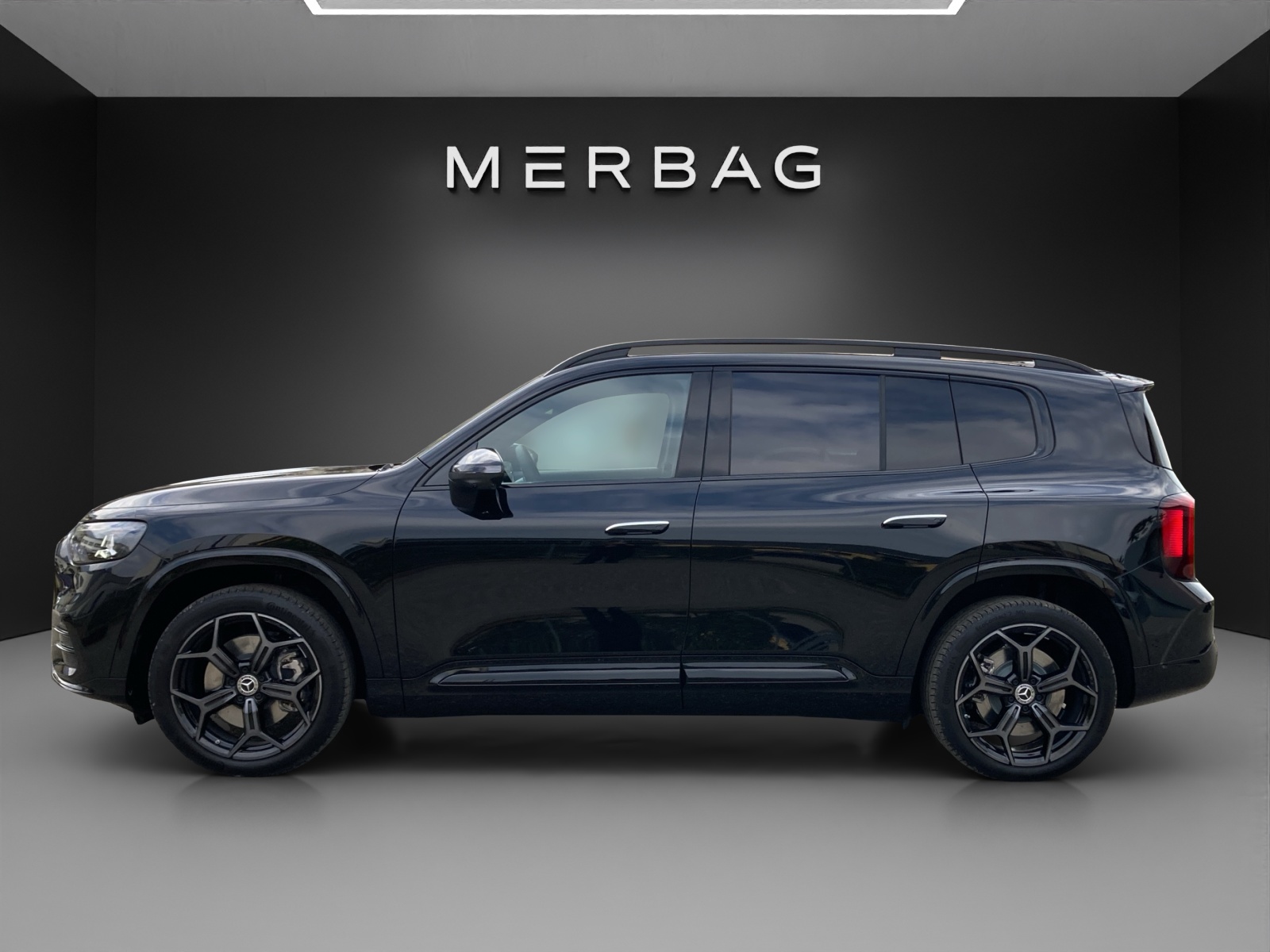 MERCEDES-BENZ GLB 350 4MATIC with EQ Technology-image-1
