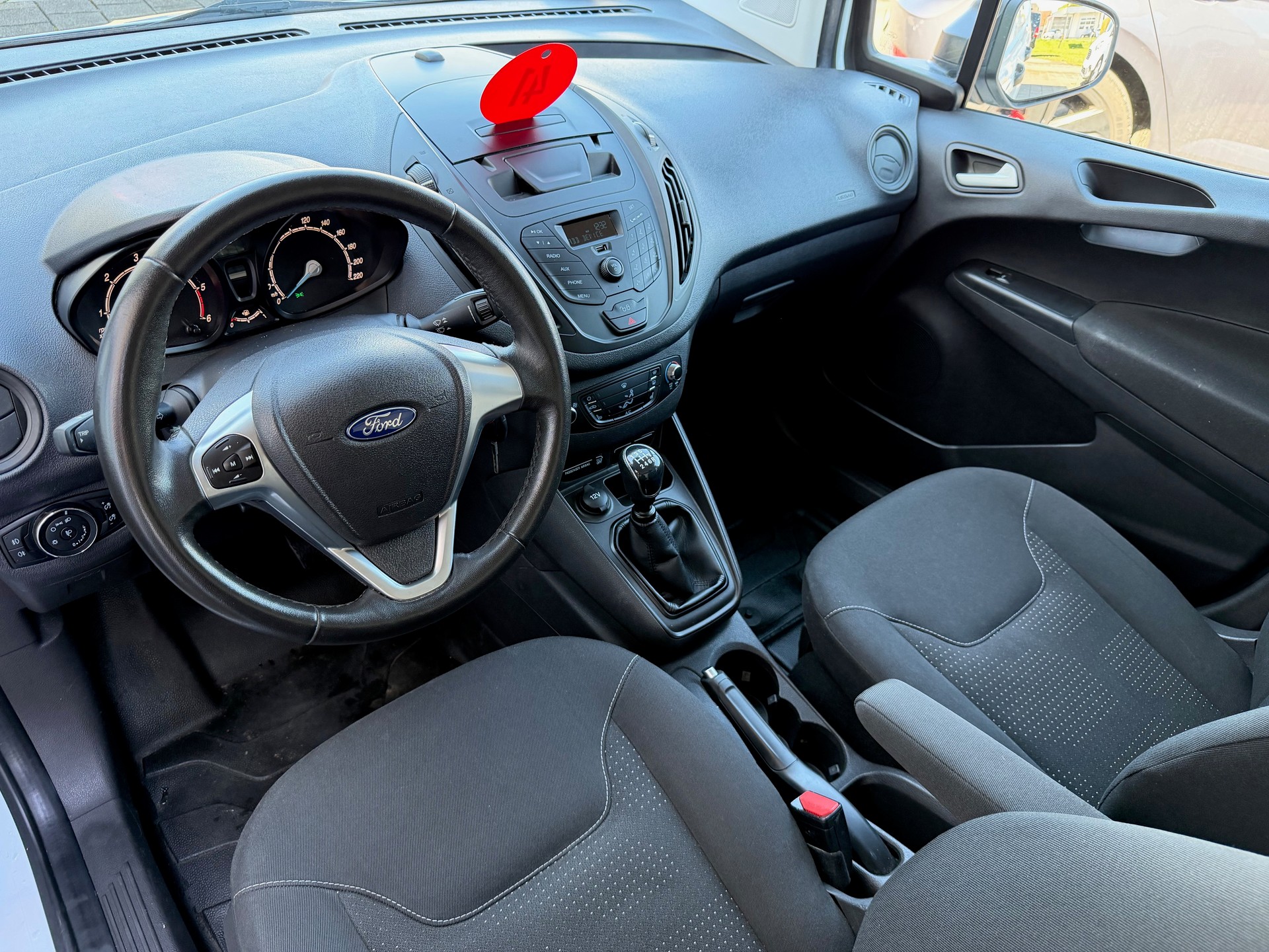 FORD Transit Courier Van 1.5 TDCi Trend-image-10