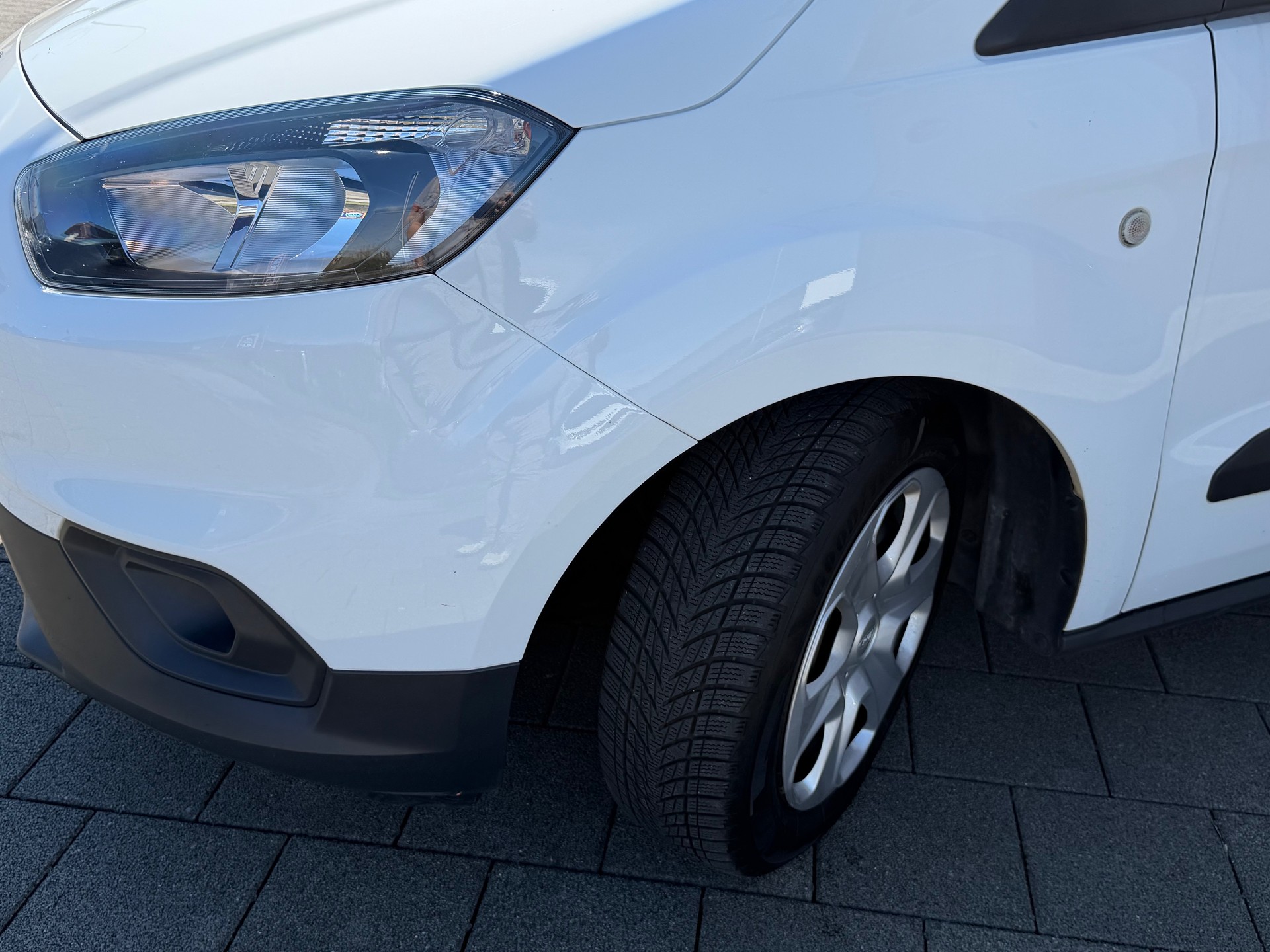 FORD Transit Courier Van 1.5 TDCi Trend-image-1
