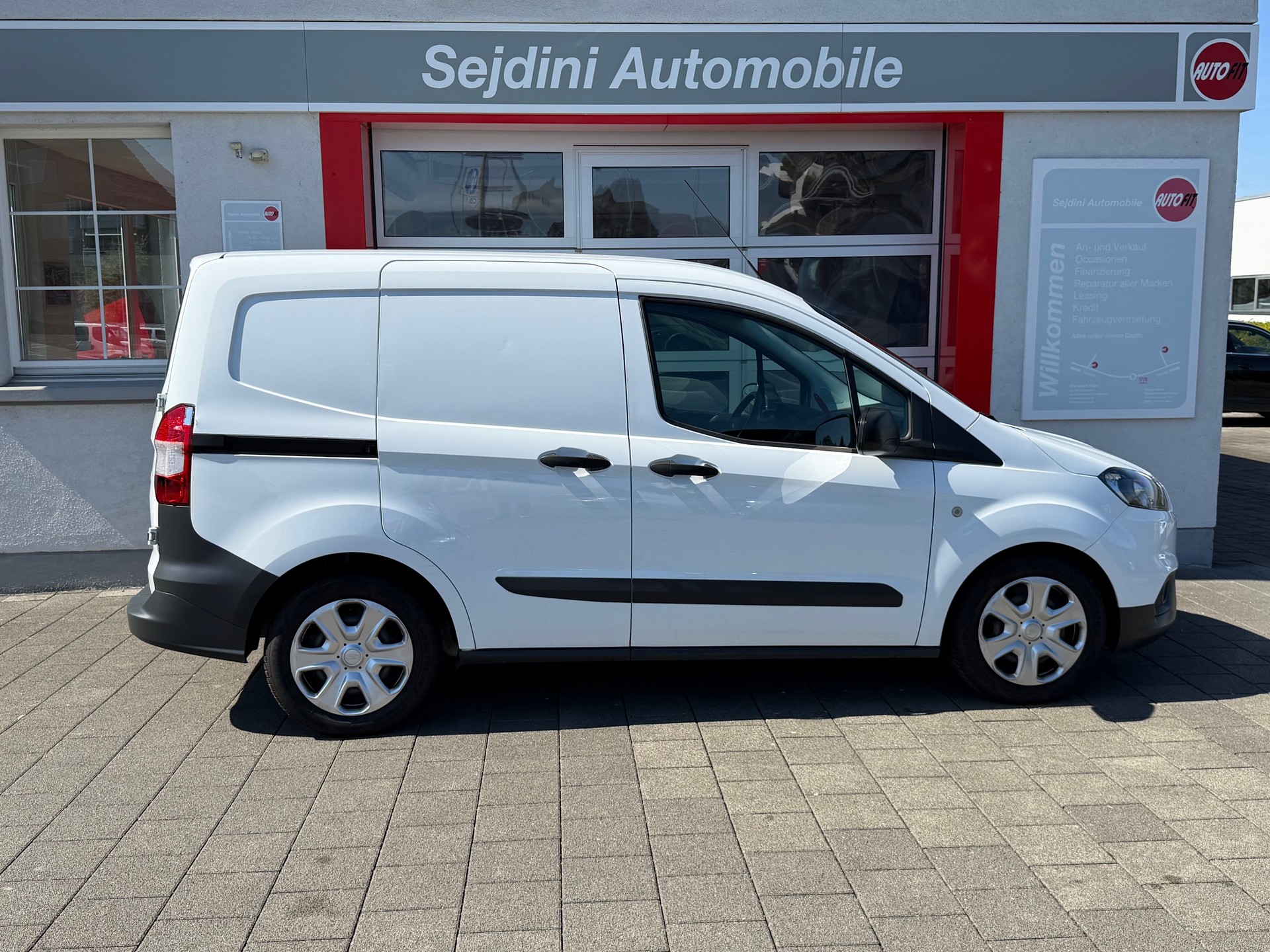 FORD Transit Courier Van 1.5 TDCi Trend-image-3