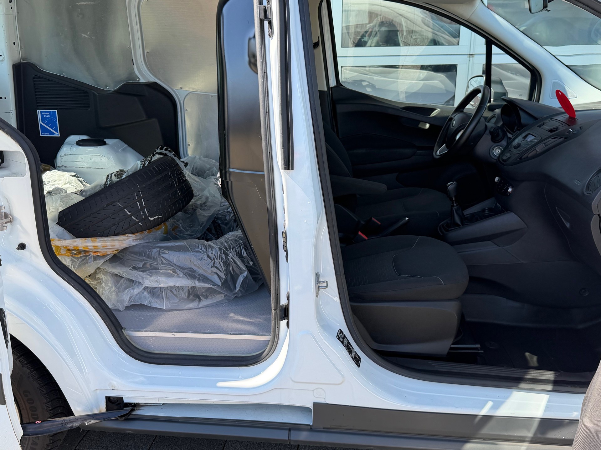 FORD Transit Courier Van 1.5 TDCi Trend-image-6
