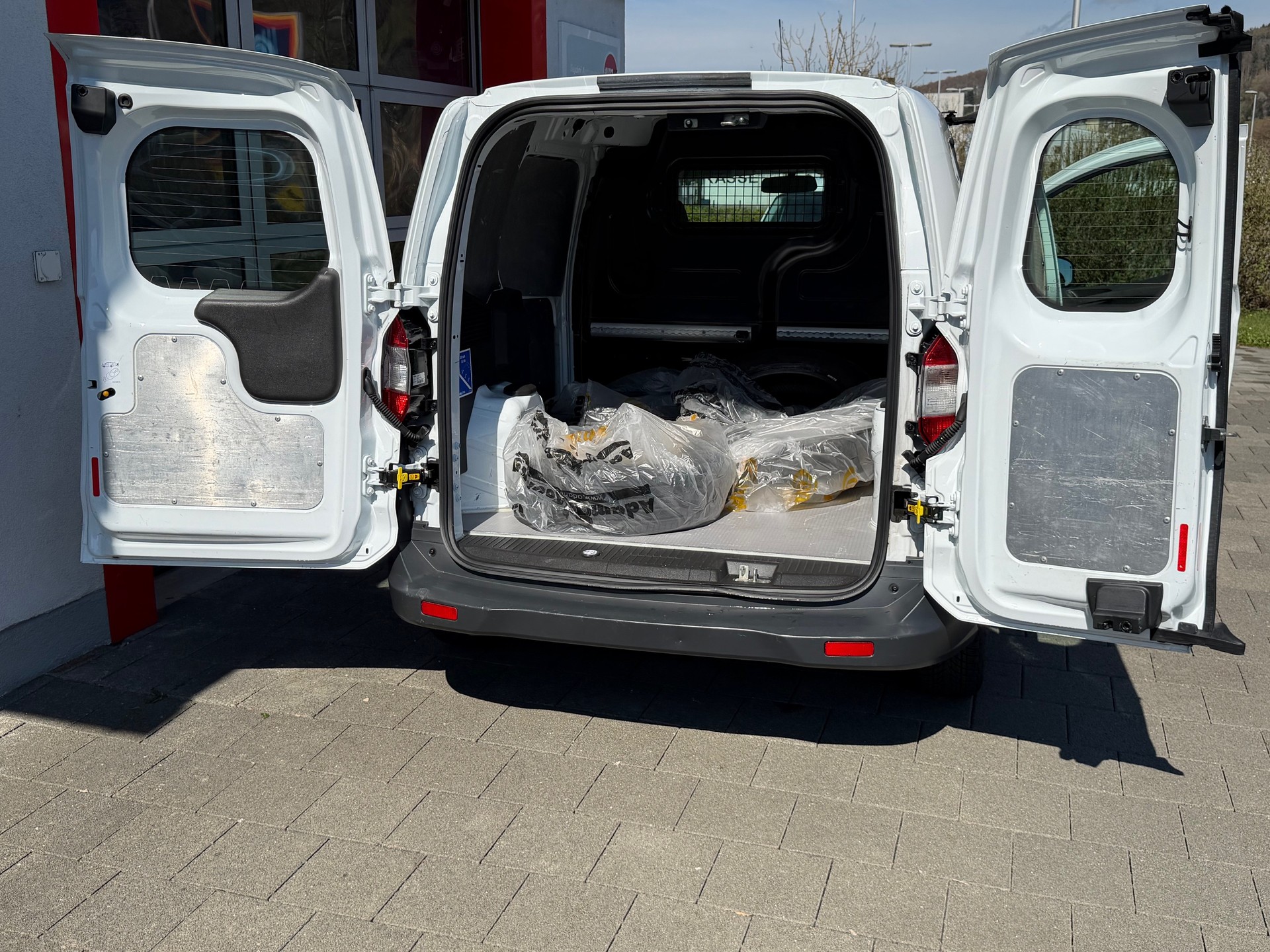 FORD Transit Courier Van 1.5 TDCi Trend-image-9