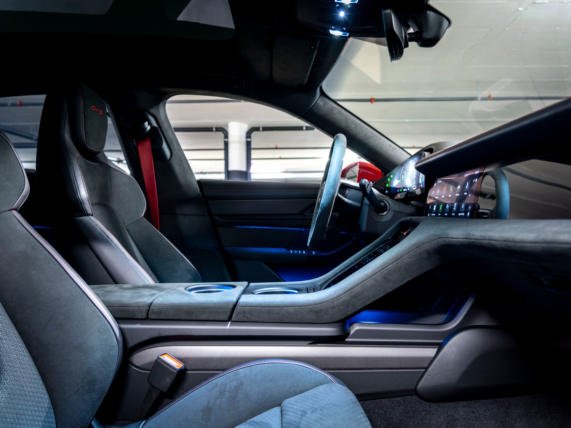 PORSCHE Taycan Sport Turismo GTS 104kWh-image-25