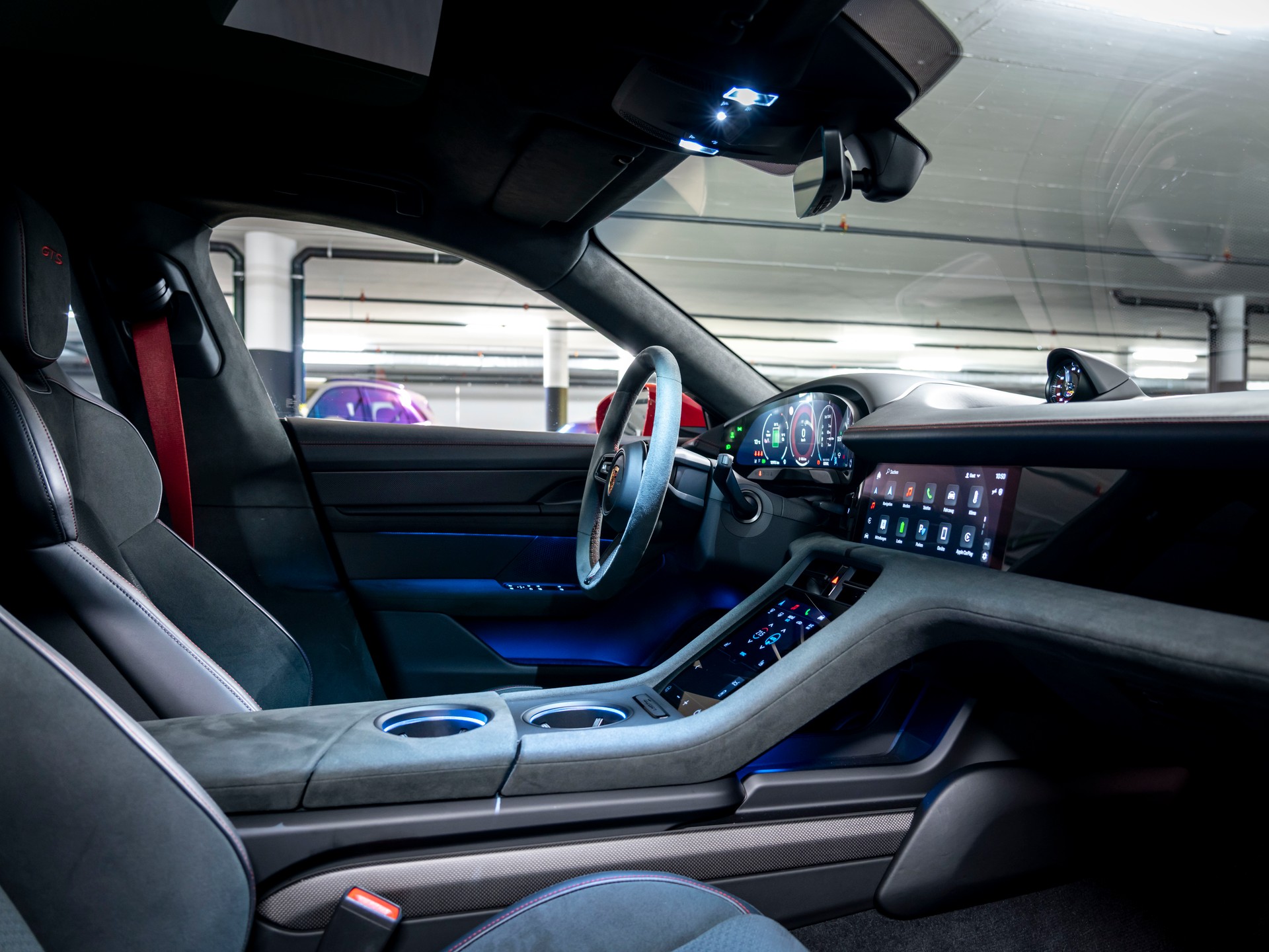 PORSCHE Taycan Sport Turismo GTS 104kWh-image-24