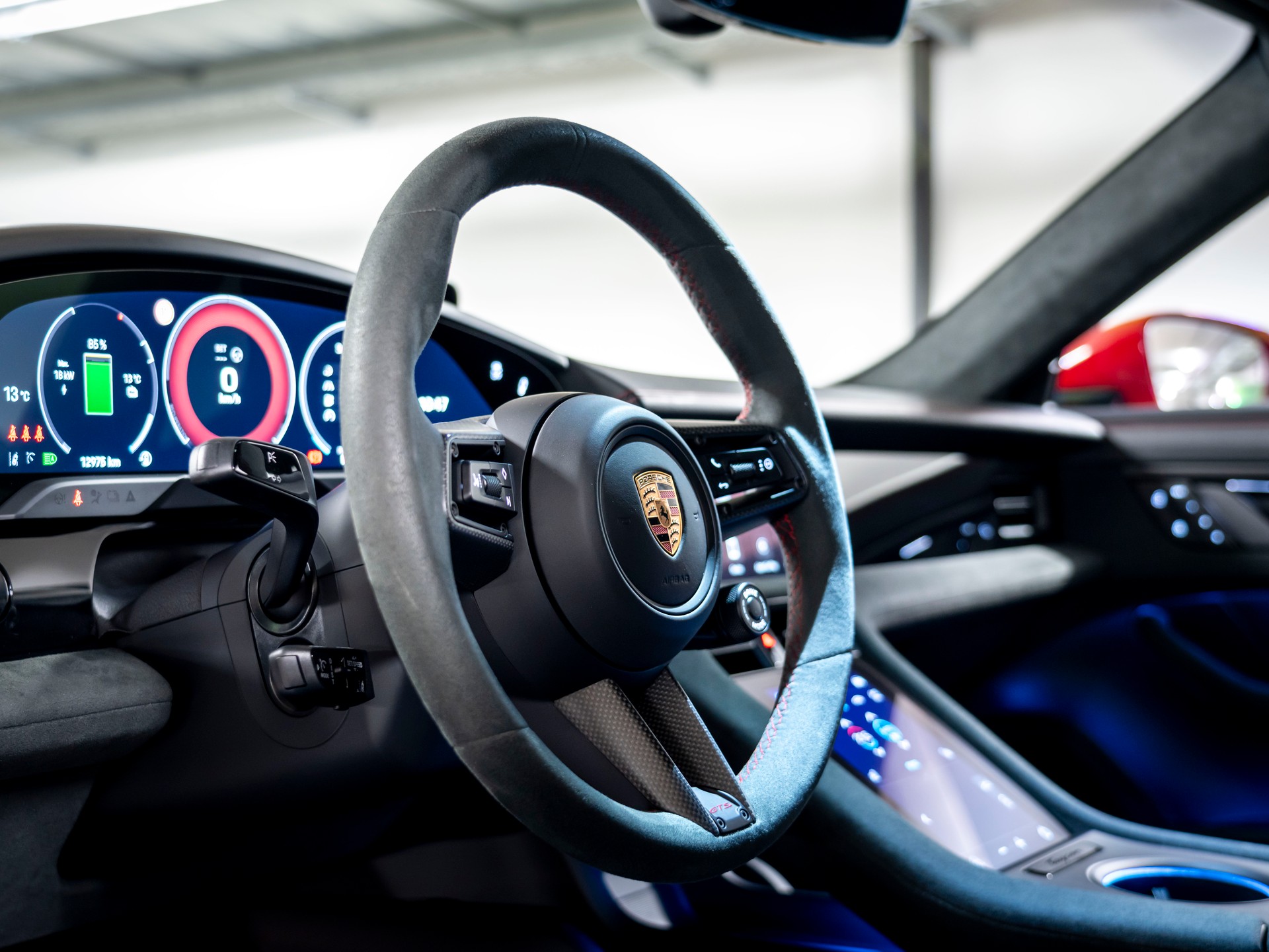 PORSCHE Taycan Sport Turismo GTS 104kWh-image-12