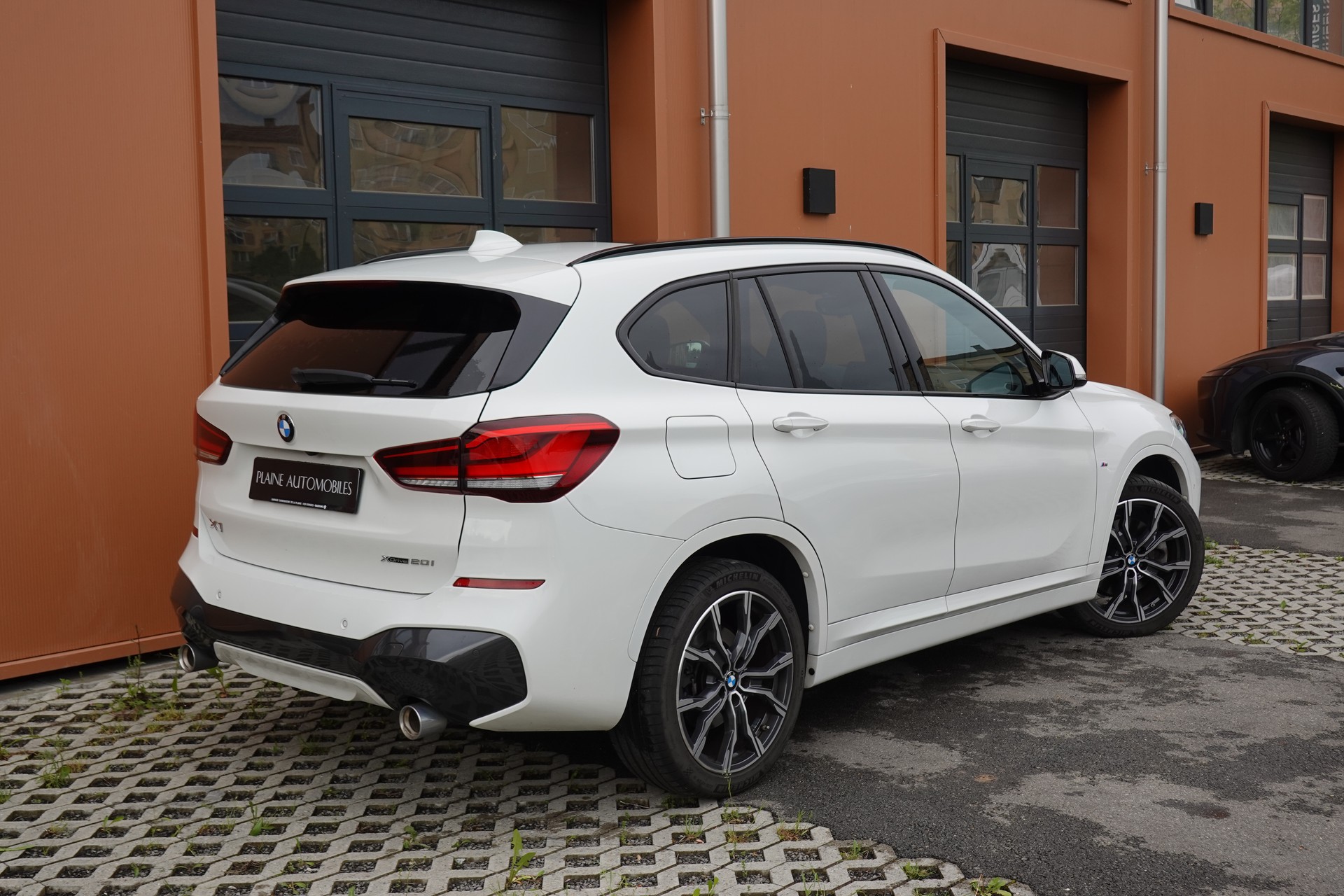 BMW X1 xDrive 20i M Sport - "CH Auto * Jantes 19' * Toit Ouvrant * Head-Up Display * Harman Kardon"-image-5