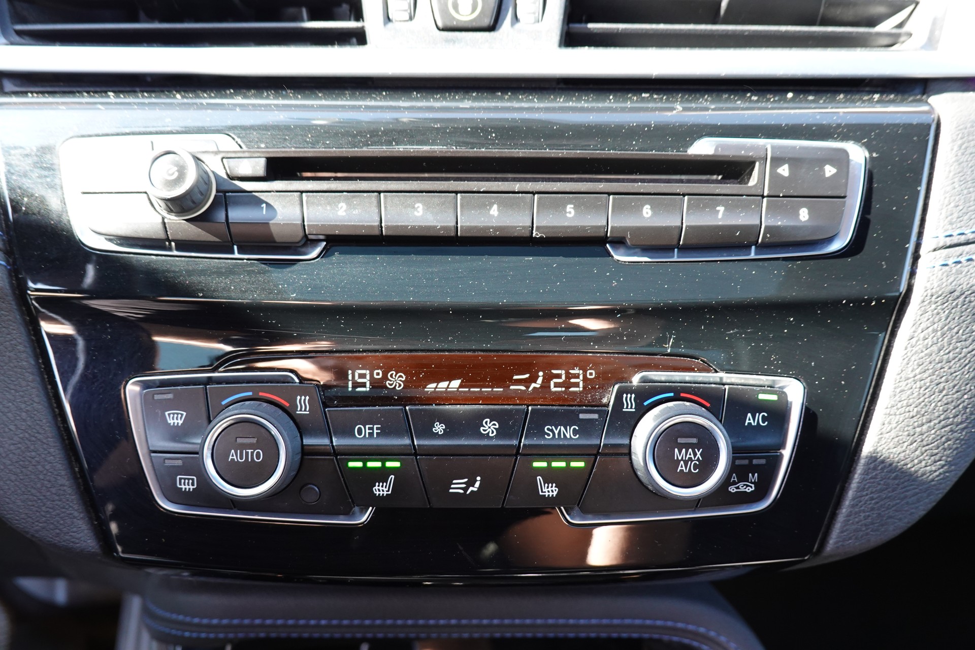 BMW X1 xDrive 20i M Sport - "CH Auto * Jantes 19' * Toit Ouvrant * Head-Up Display * Harman Kardon"-image-18