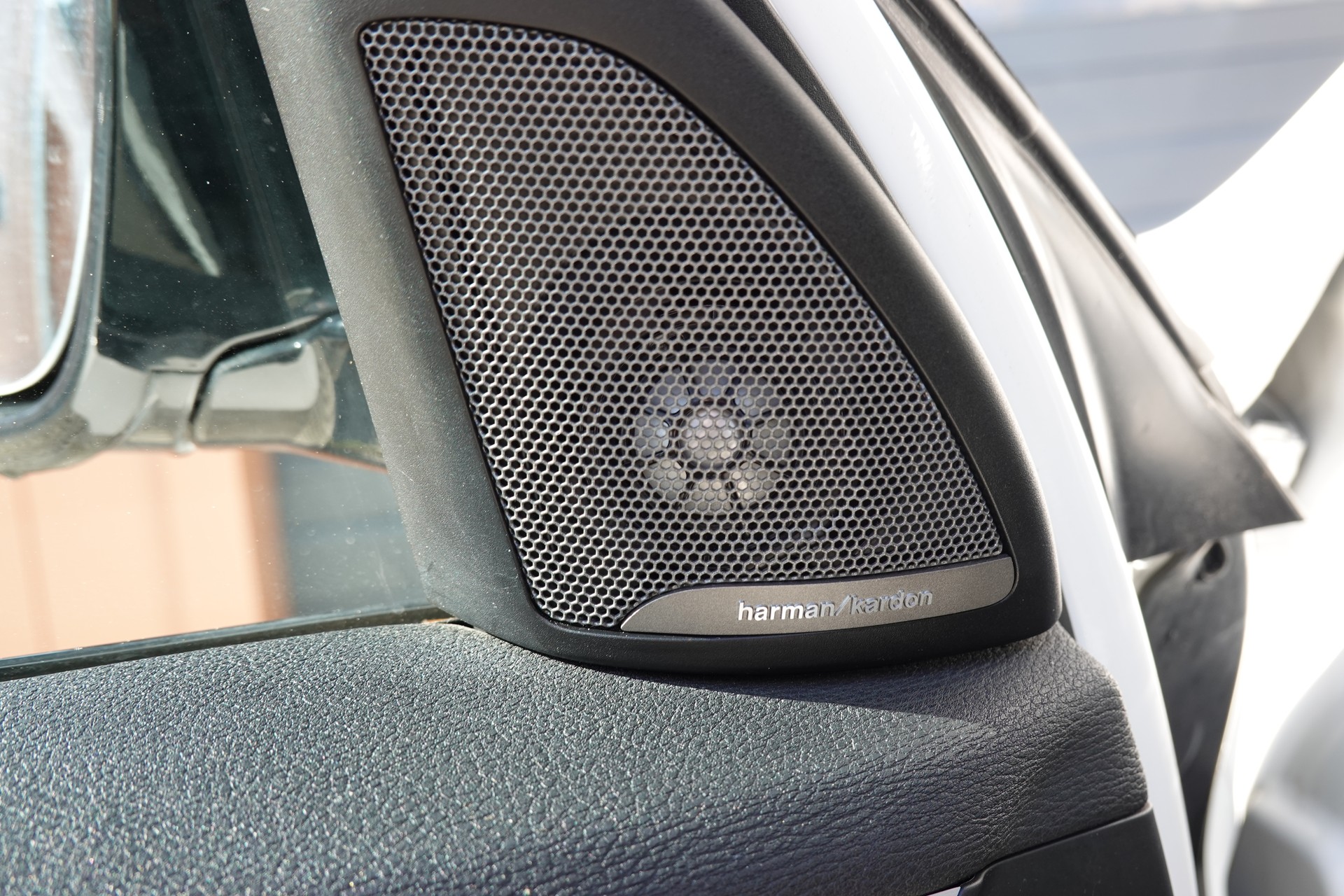 BMW X1 xDrive 20i M Sport - "CH Auto * Jantes 19' * Toit Ouvrant * Head-Up Display * Harman Kardon"-image-19