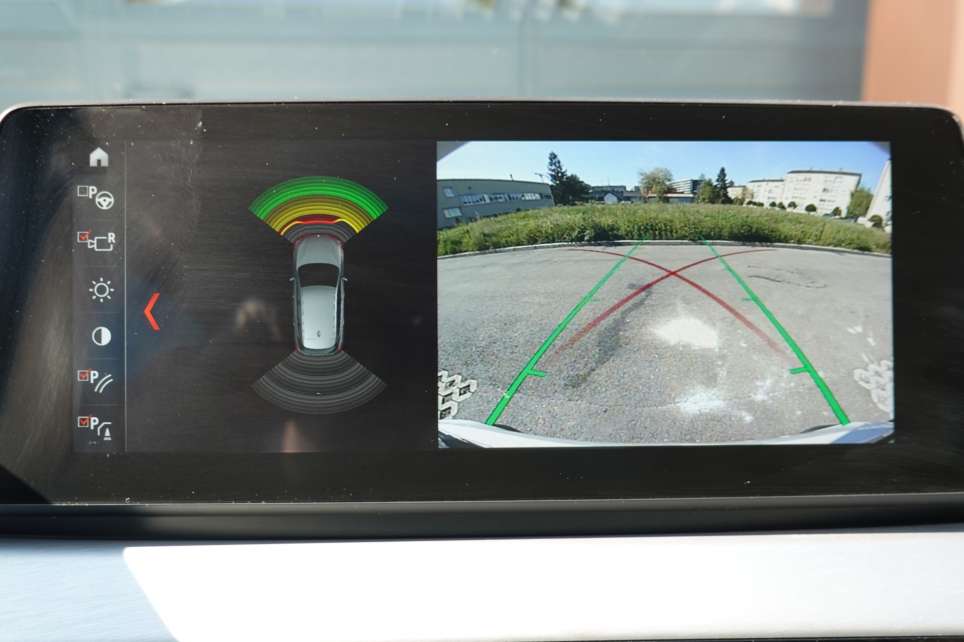 BMW X1 xDrive 20i M Sport - "CH Auto * Jantes 19' * Toit Ouvrant * Head-Up Display * Harman Kardon"-image-14
