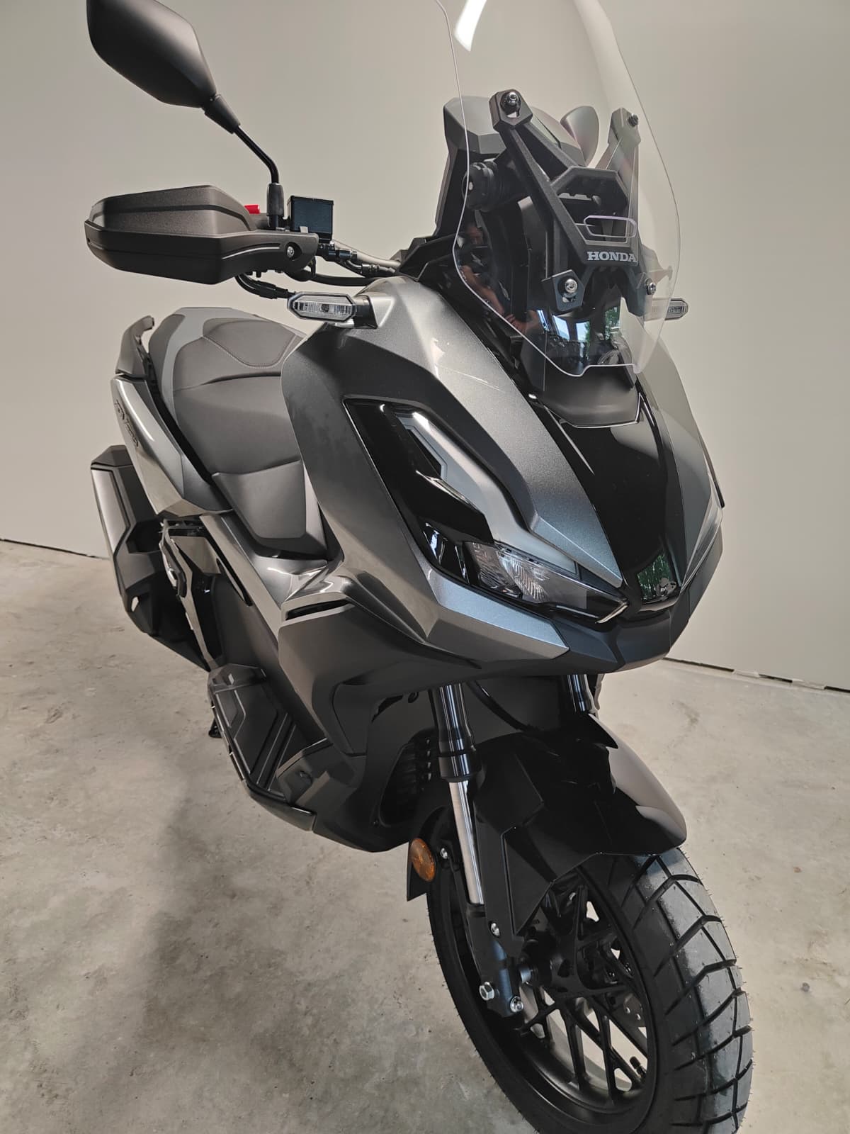 HONDA ADV 350-showroom-element-1