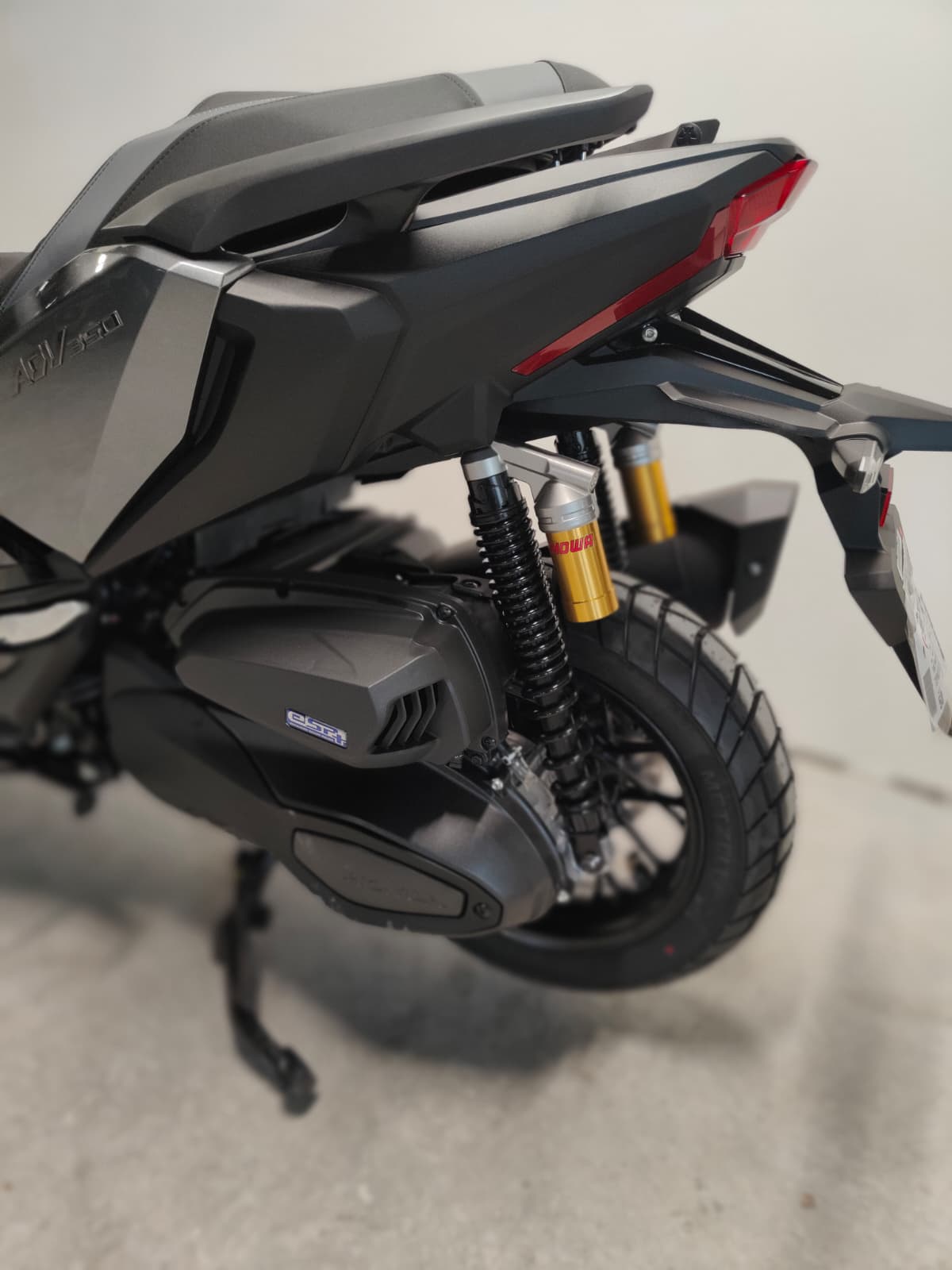 HONDA ADV 350-image-9