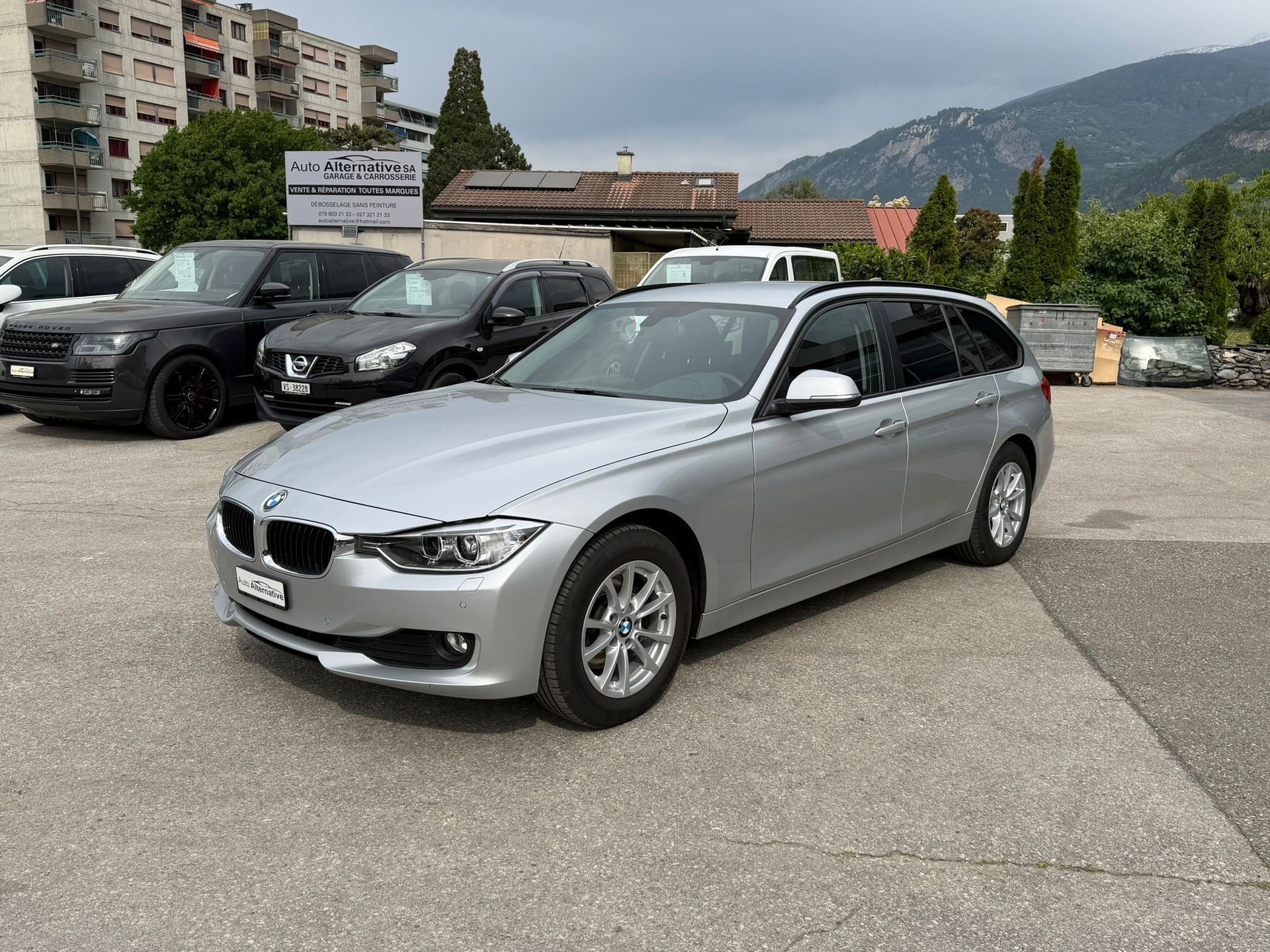 BMW 320d xDrive Touring Luxury Line Steptronic-image-6