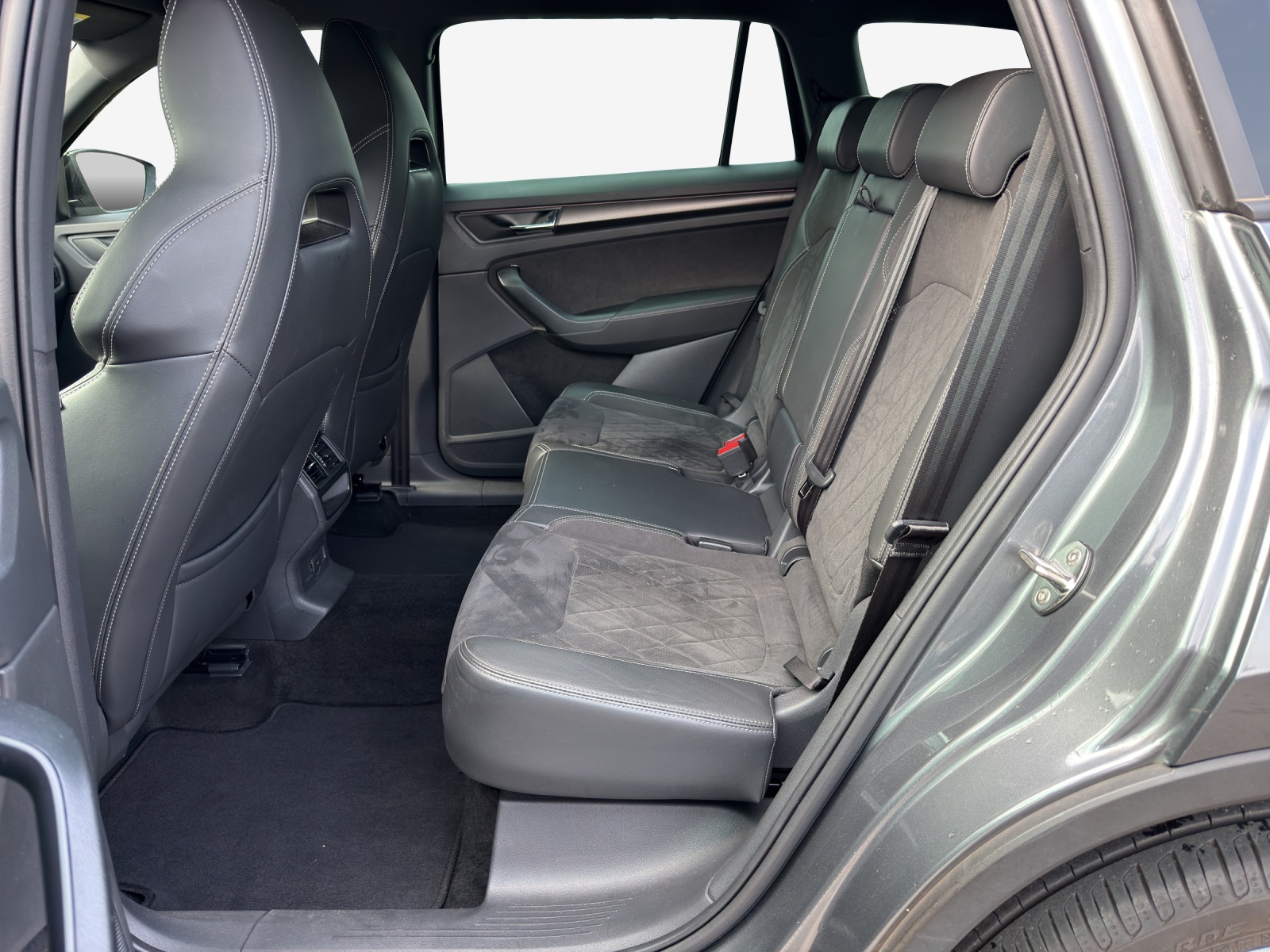 SKODA Kodiaq 2.0 TSI 4x4 SportLine-image-11
