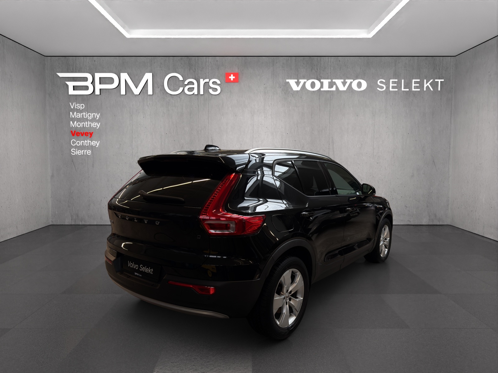 VOLVO XC40 T4 AWD Momentum Geartronic-image-4