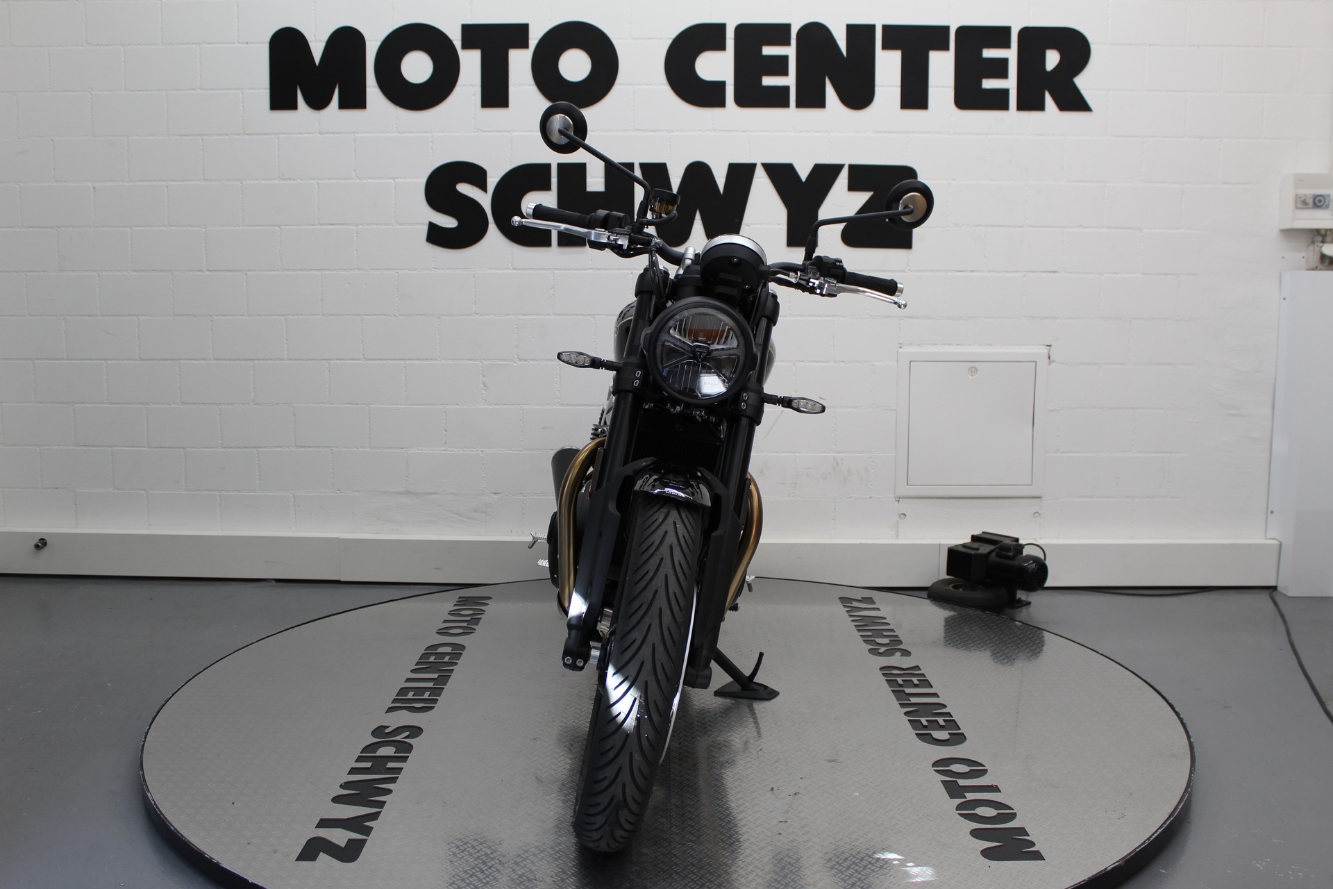 TRIUMPH Speed Twin 900-showroom-element-2