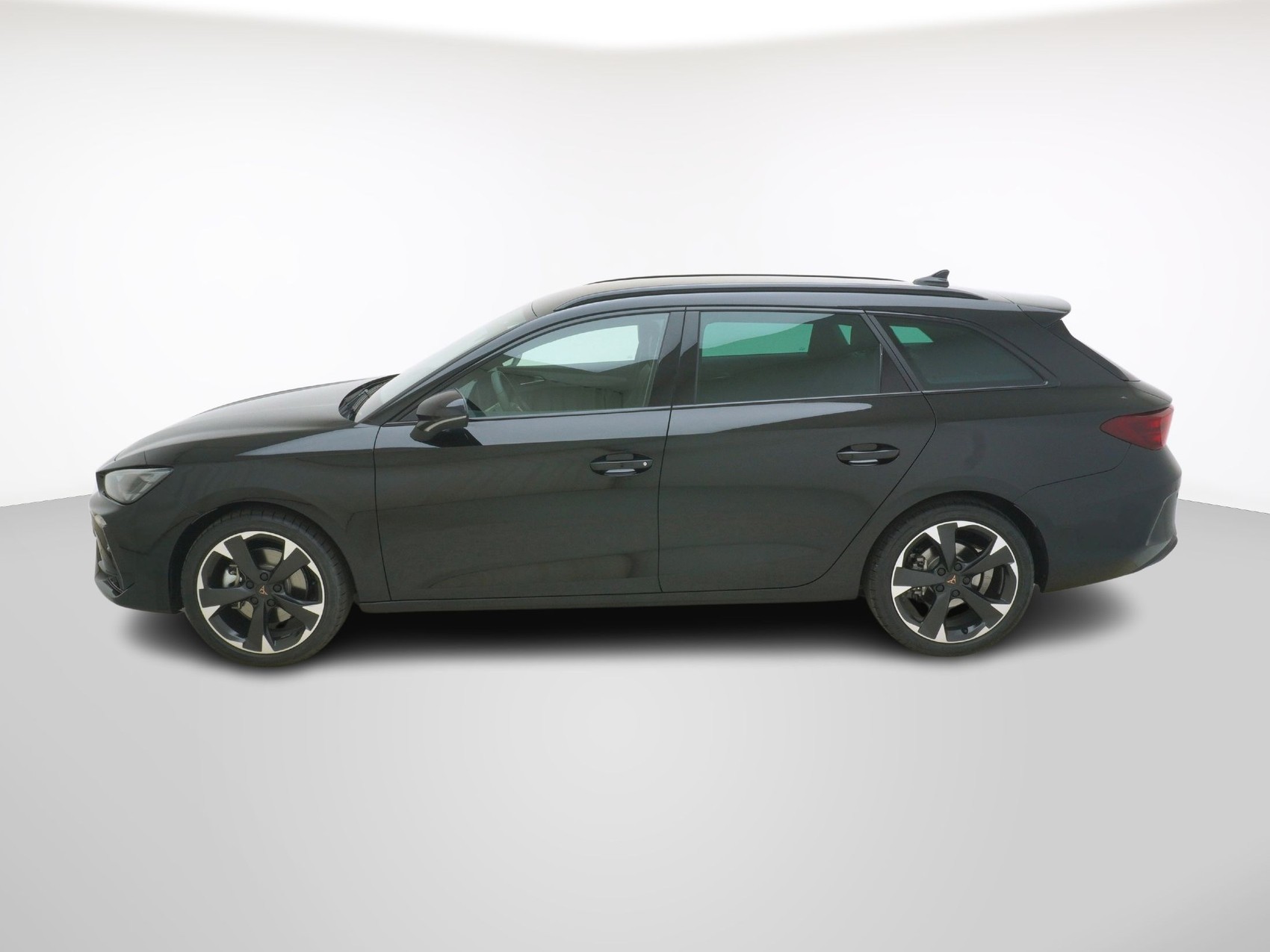 CUPRA Leon ST 1.5 eTSI DSG-image-1