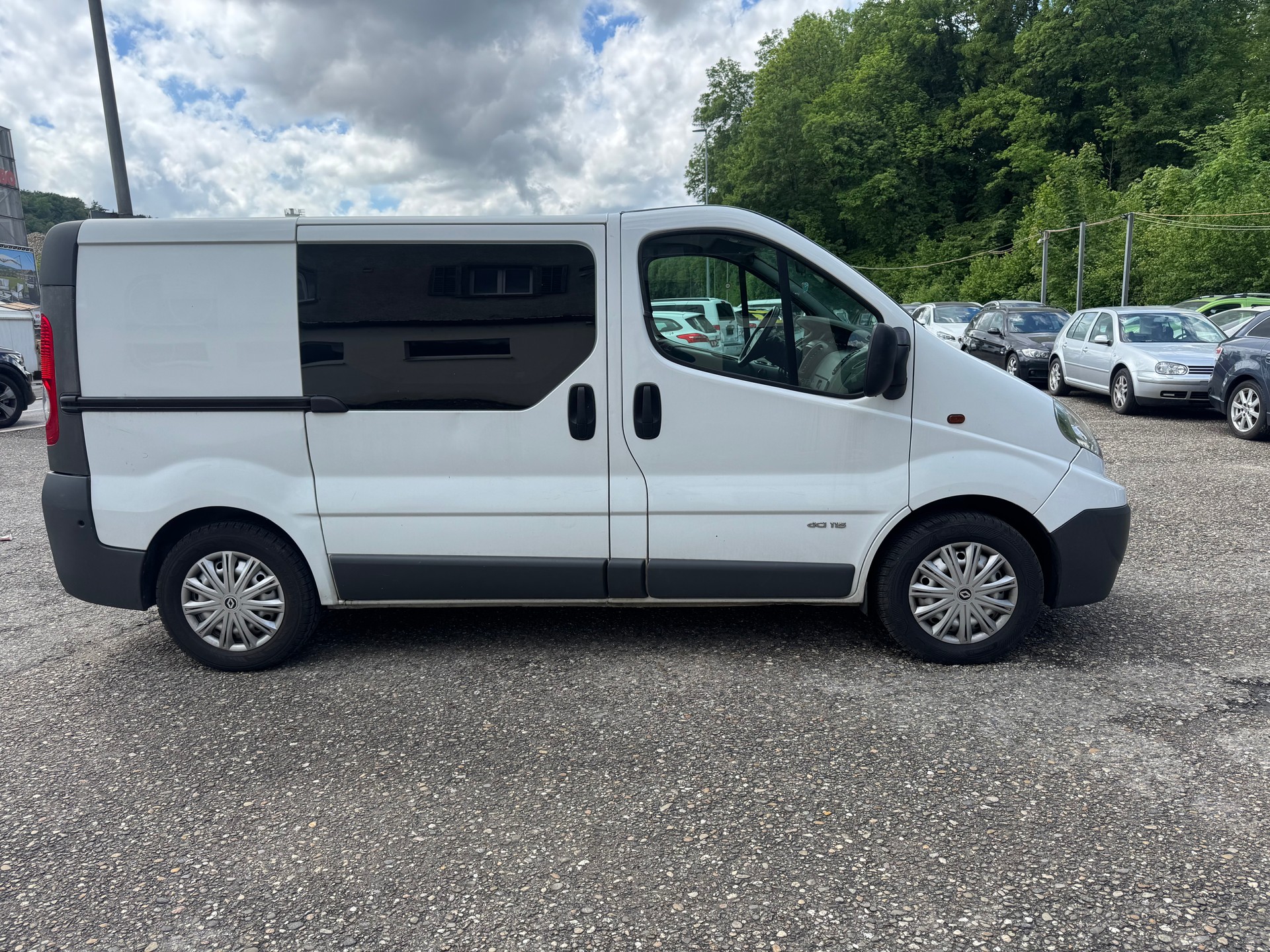 RENAULT TRAFIC-image-4