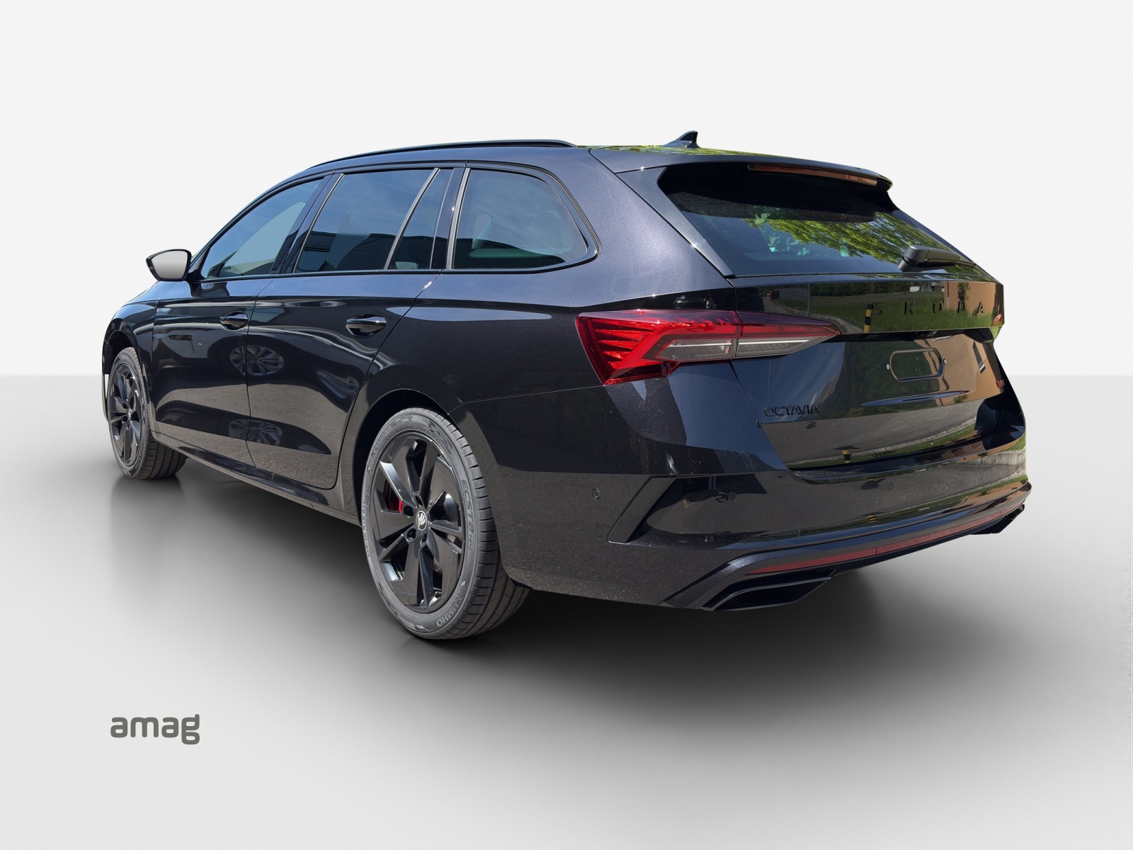 SKODA Octavia Combi 2.0 TSI DSG RS-image-2