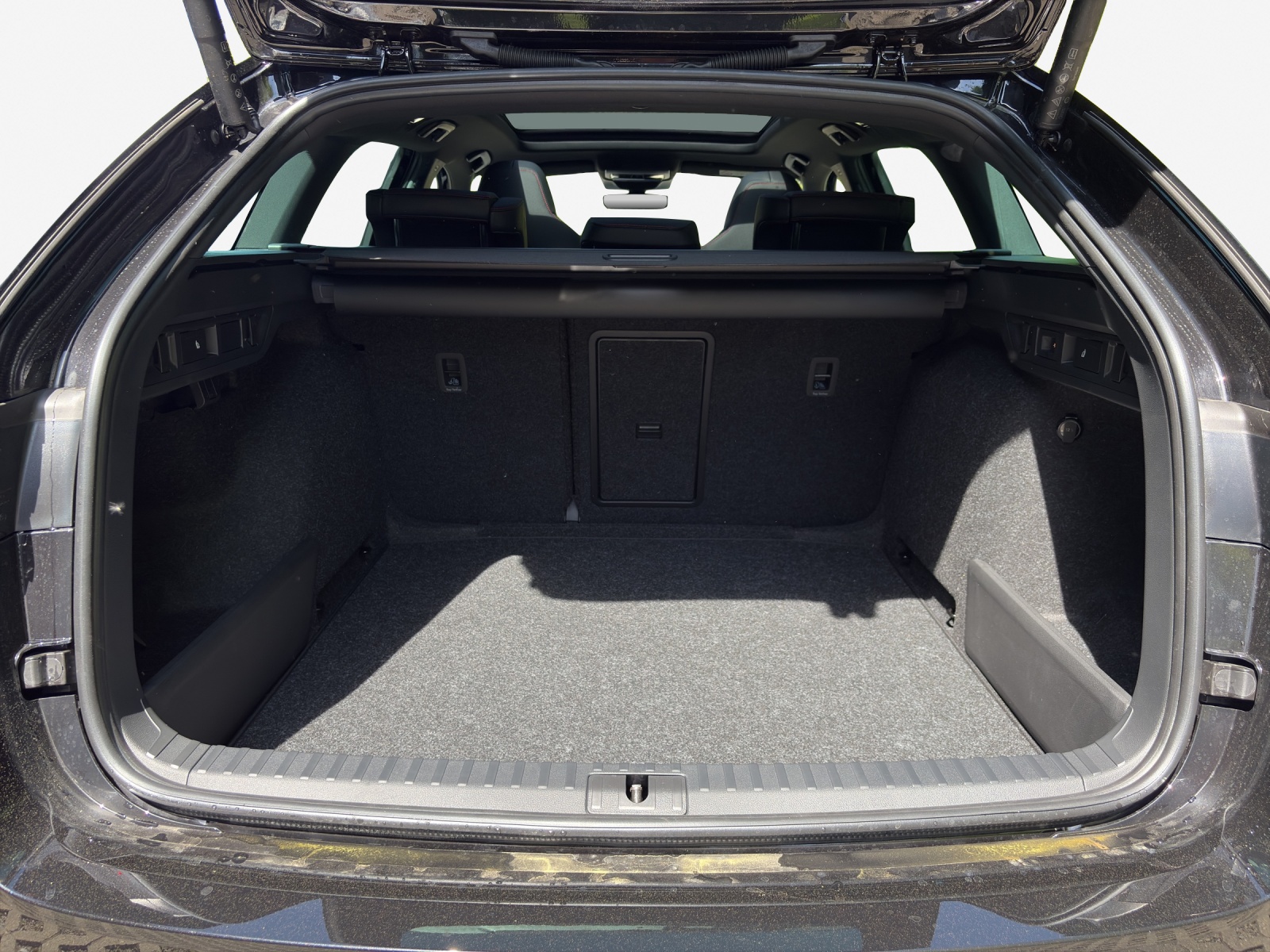 SKODA Octavia Combi 2.0 TSI DSG RS-image-12