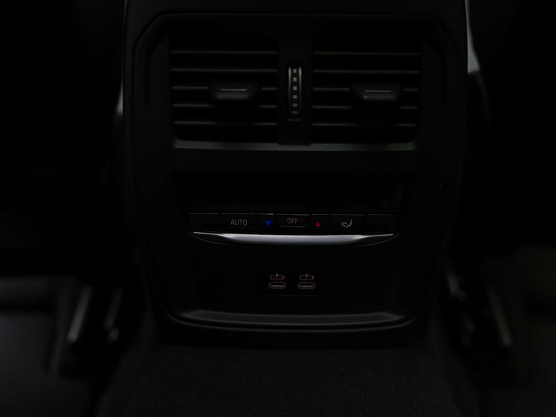 BMW 330d xDrive M Sport Pro *Panorama*El.Sitze mit Memory*Head-Up*-image-14