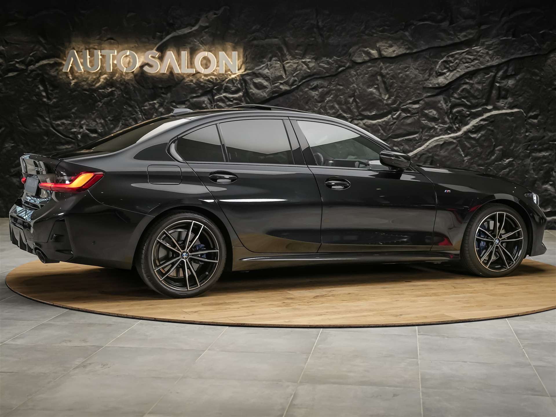 BMW 330d xDrive M Sport Pro *Panorama*El.Sitze mit Memory*Head-Up*-image-5