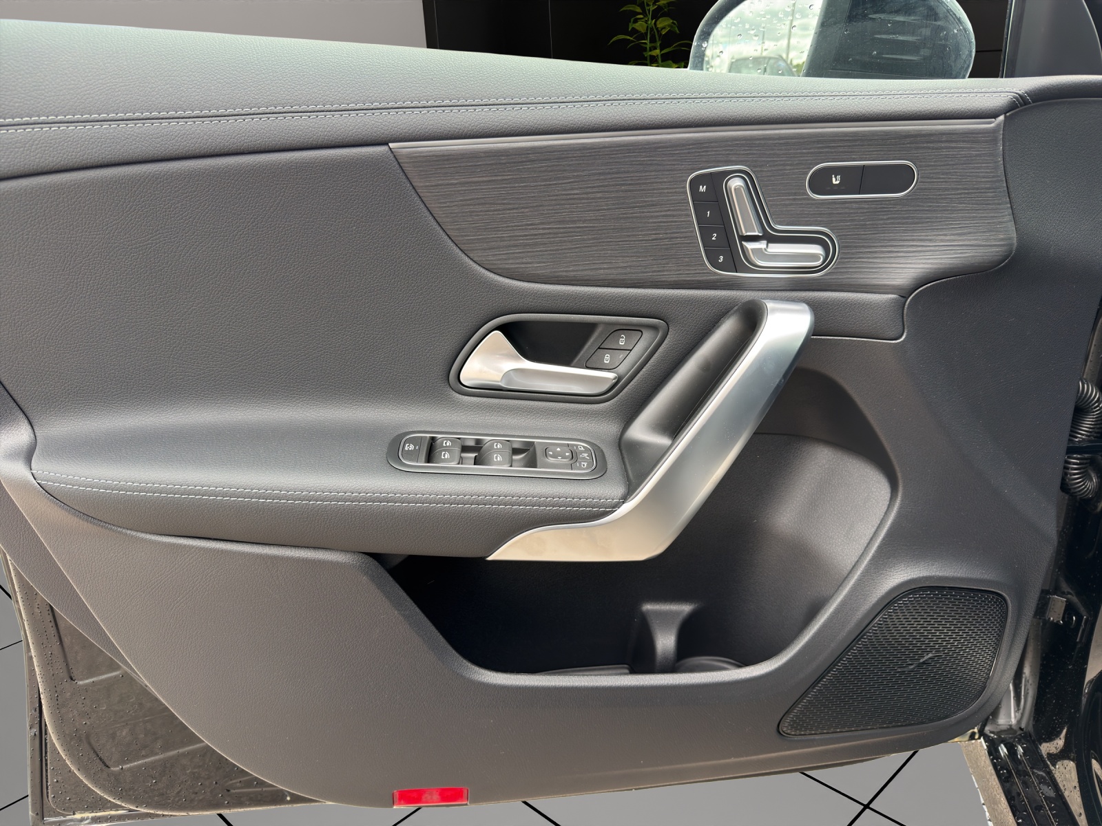 MERCEDES-BENZ A 220 4Matic 8G-DCT-image-6