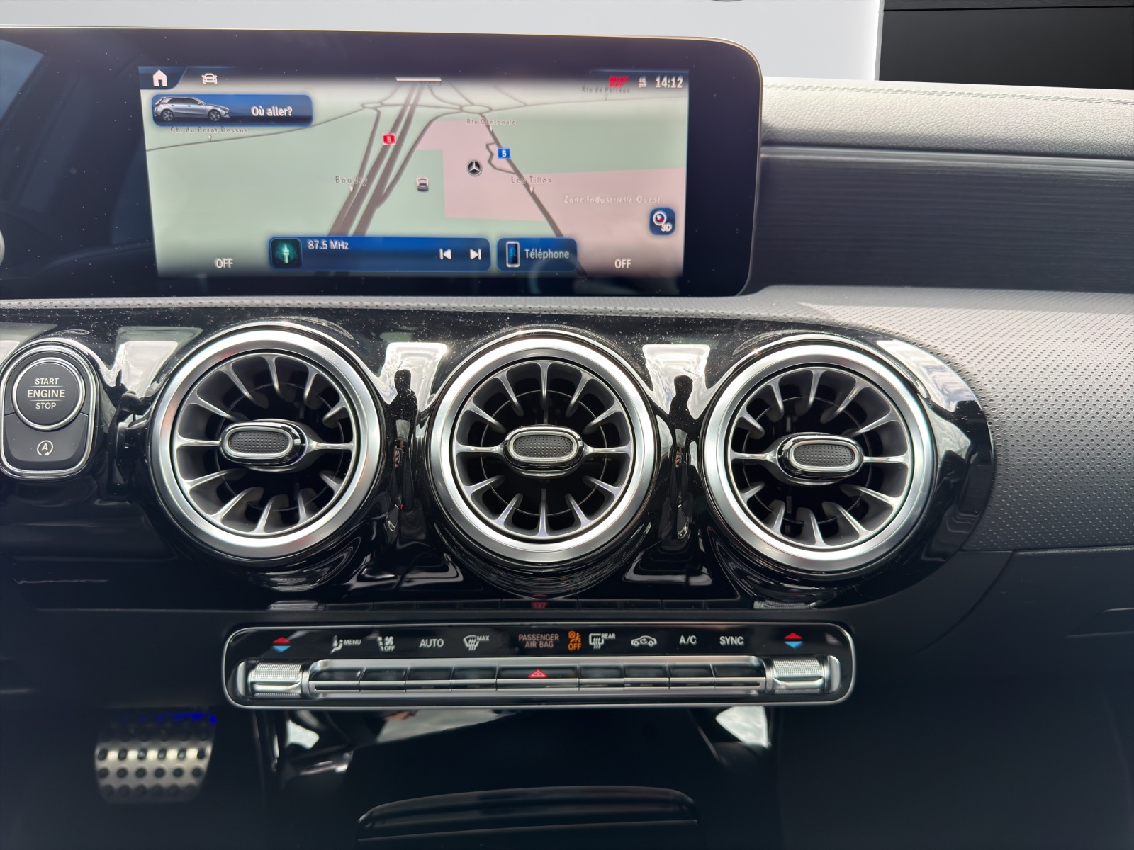 MERCEDES-BENZ A 220 4Matic 8G-DCT-image-11