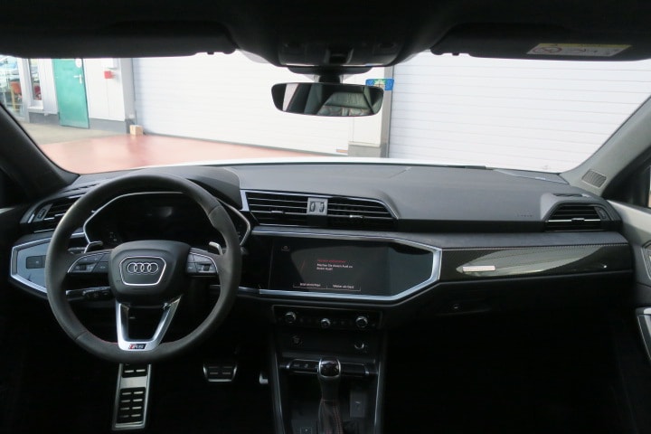 AUDI RS Q3 Sportback quattro S tronic-image-8