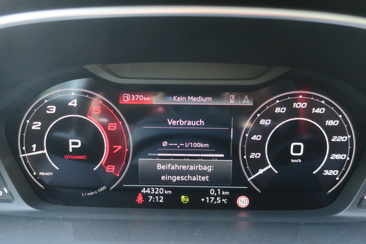 AUDI RS Q3 Sportback quattro S tronic-image-10