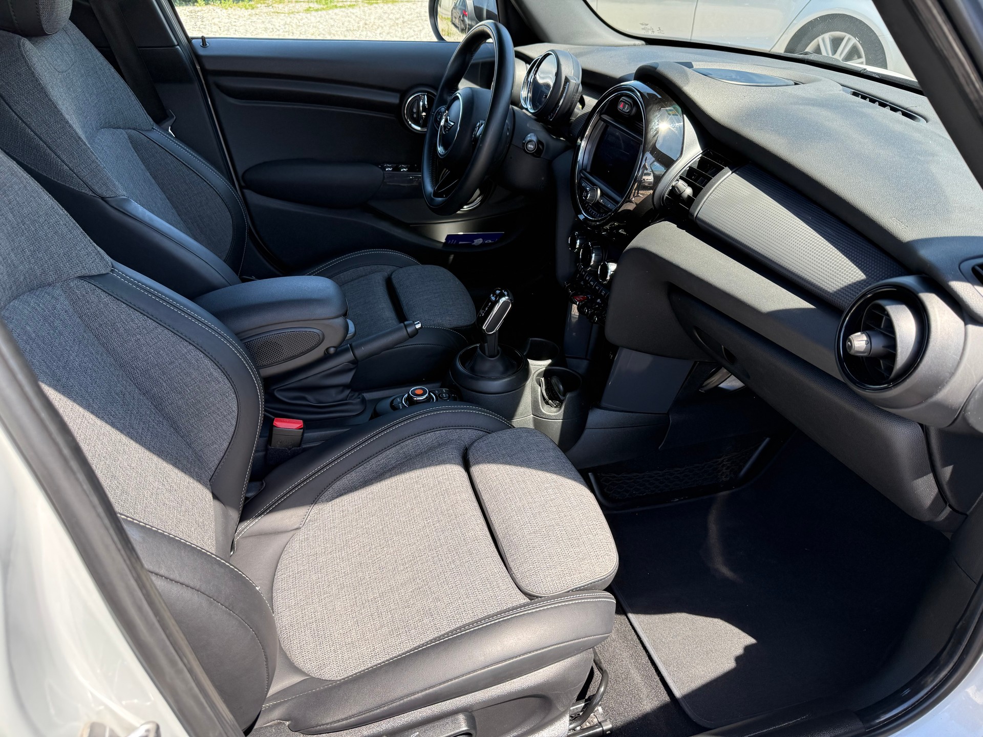 MINI Cooper Steptronic DKG-image-8
