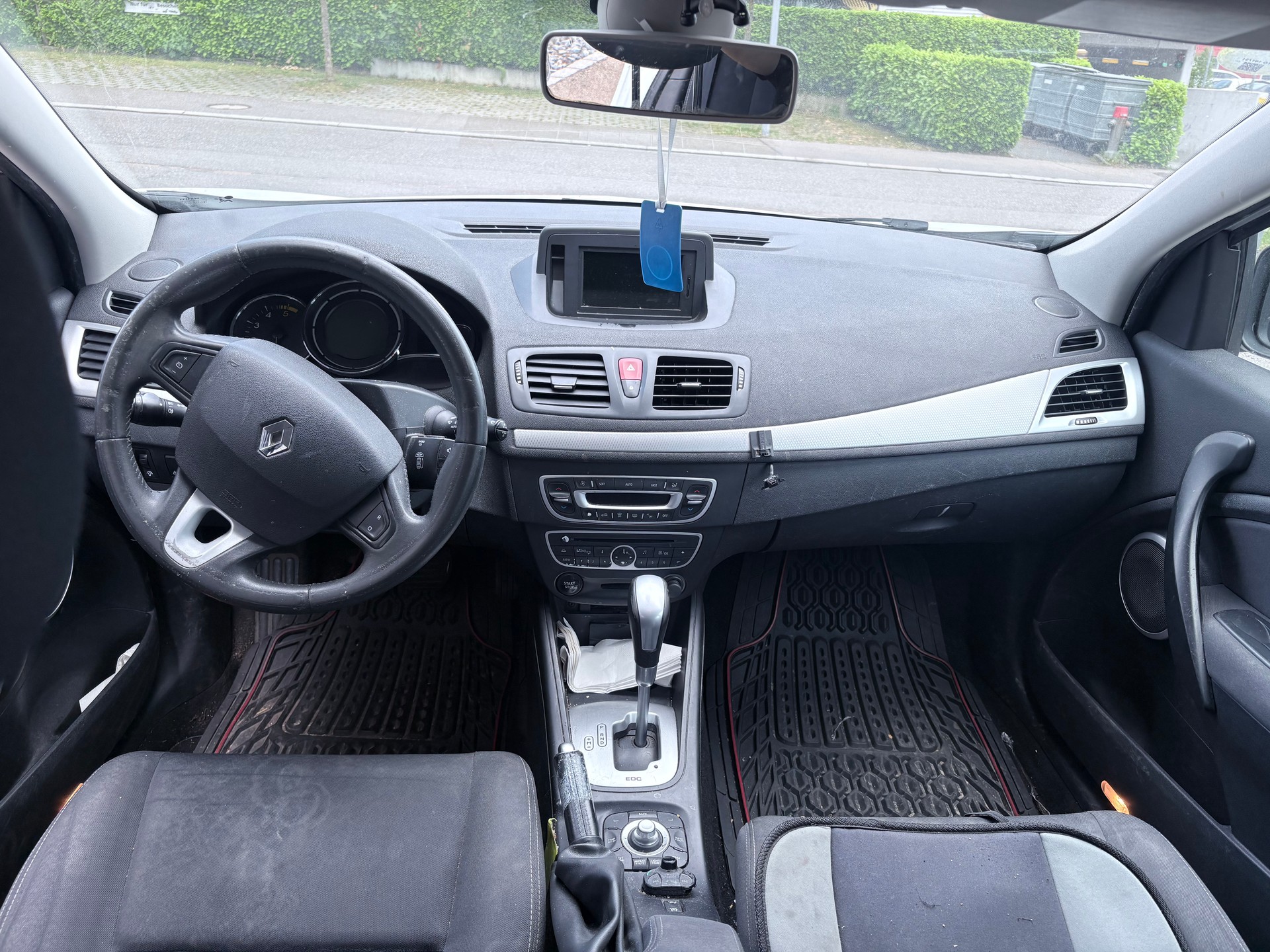RENAULT Mégane Grandtour 1.5 dCi Dynamique EDC-image-6