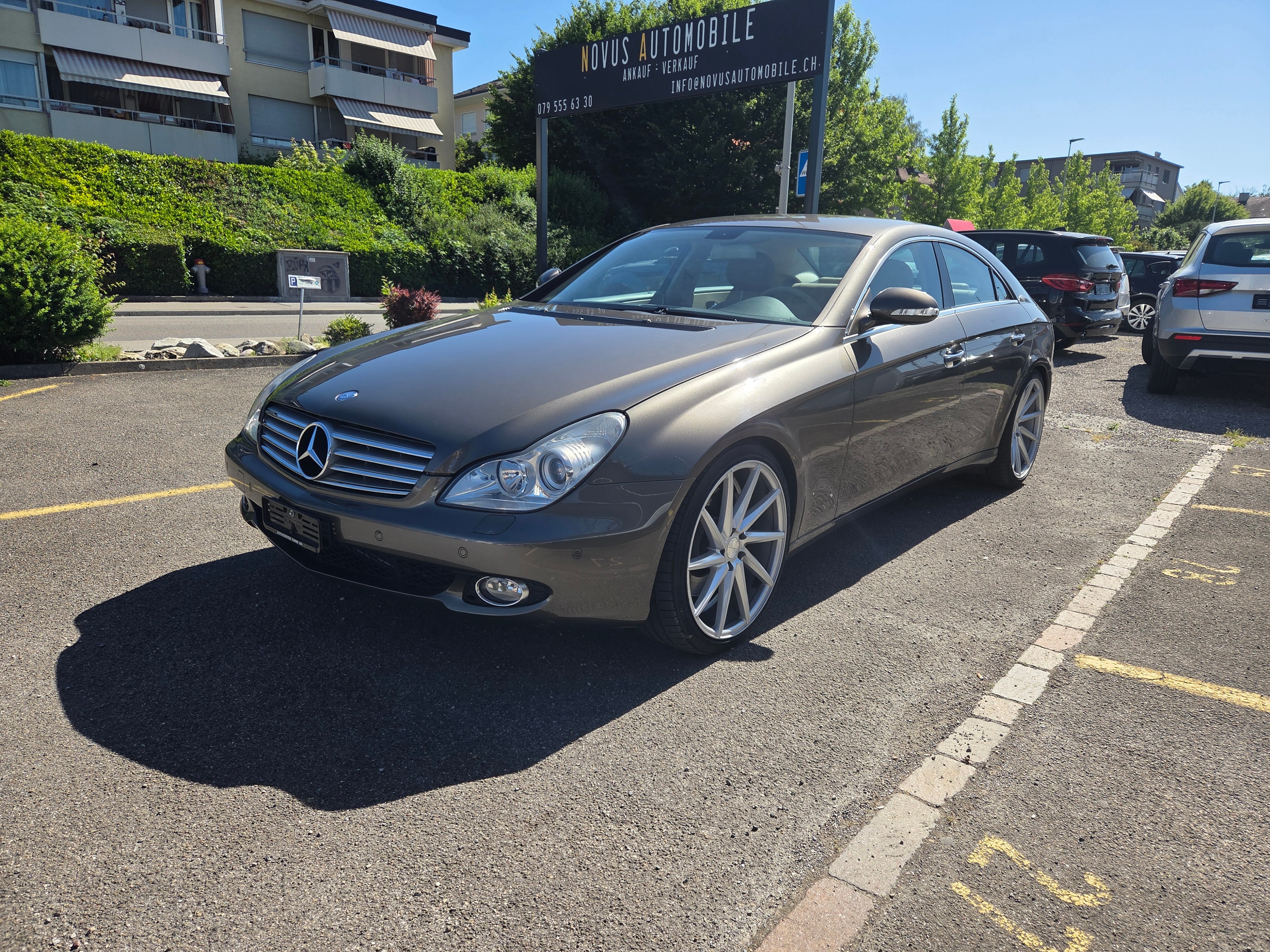 Car photo