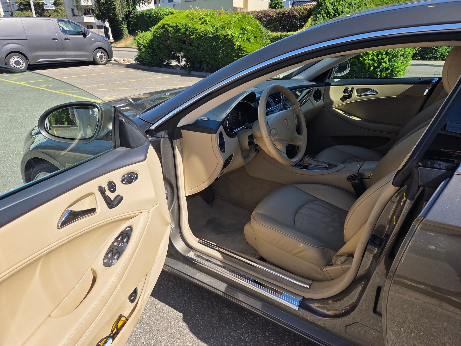 MERCEDES-BENZ CLS 500 7G-Tronic-image-8
