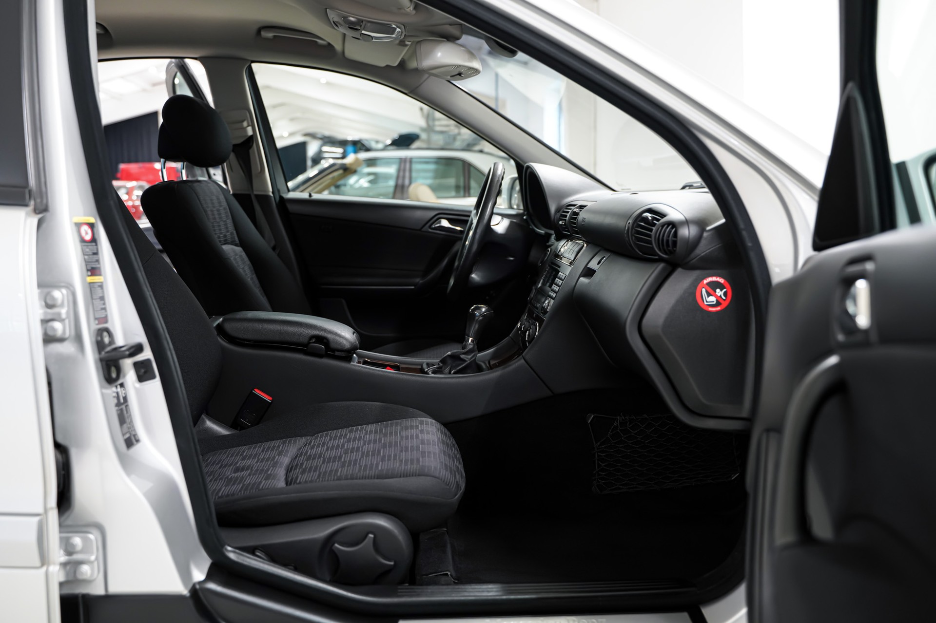 MERCEDES-BENZ C 220 CDI-image-14