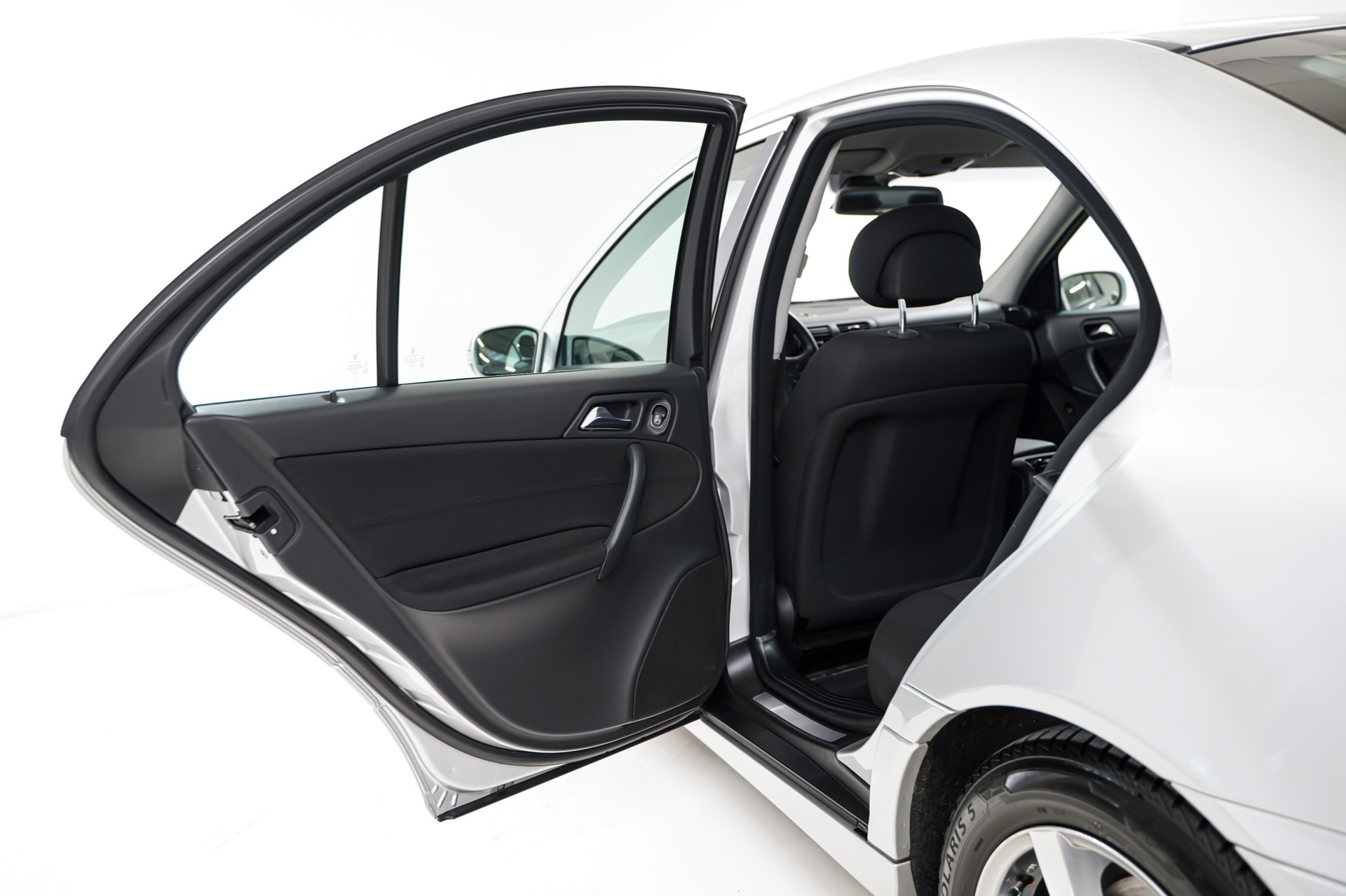 MERCEDES-BENZ C 220 CDI-image-11