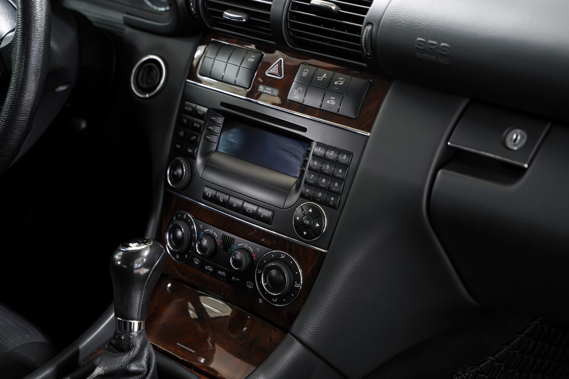 MERCEDES-BENZ C 220 CDI-image-16