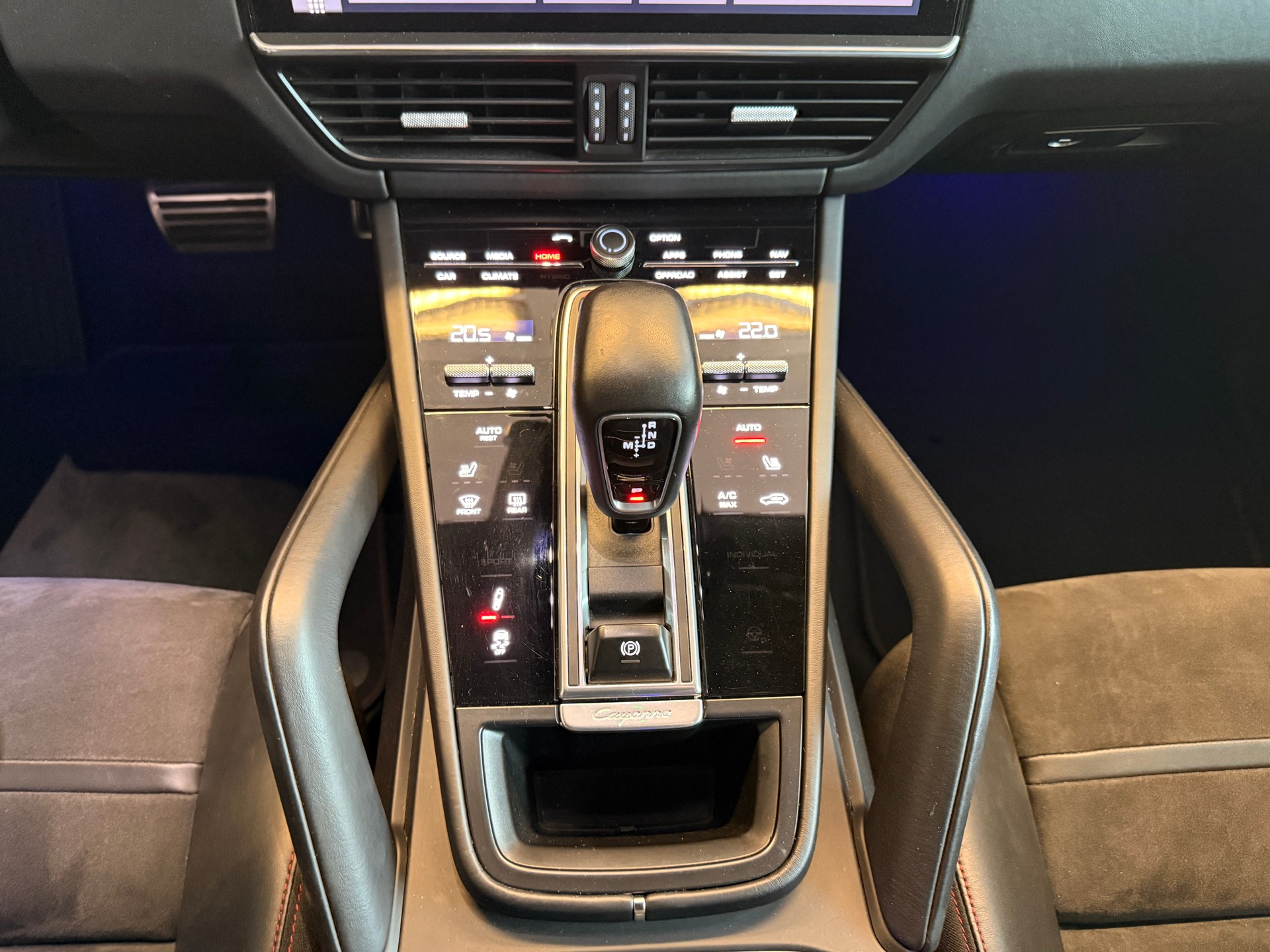 PORSCHE Cayenne 4.0 V8 GTS !Porsche Approved bis 11.2026! !neue Bremsen rundum!-image-8