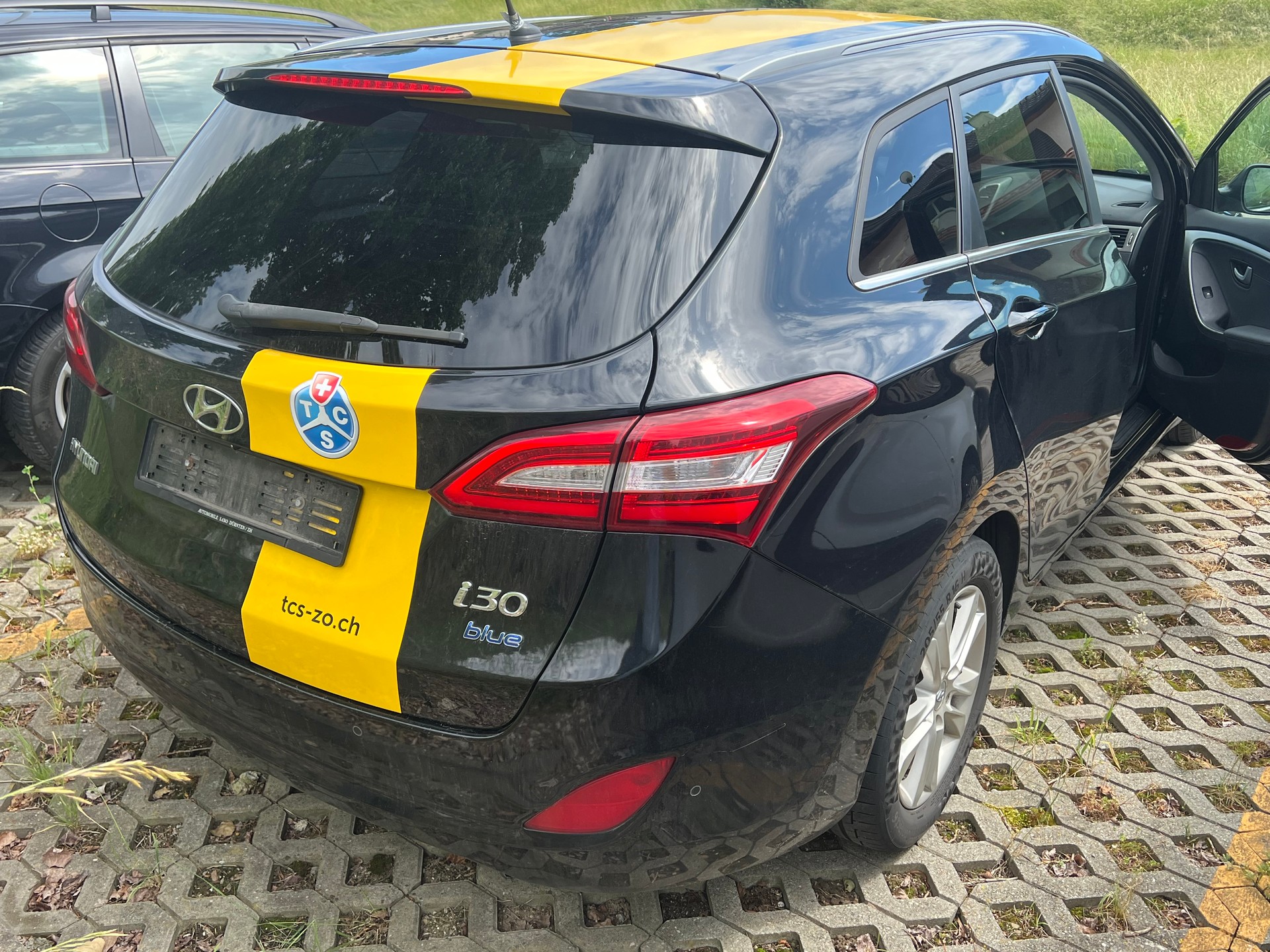 HYUNDAI i30 Wagon 1.6 CRDi Style-image-4