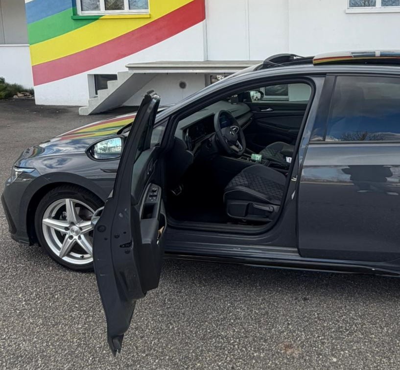VW Golf 1.5 eTSI mHEV ACT R-Line DSG-image-5