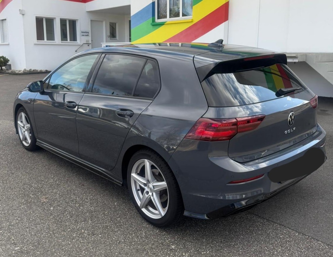 VW Golf 1.5 eTSI mHEV ACT R-Line DSG-image-3
