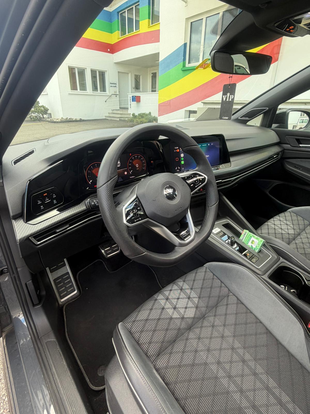 VW Golf 1.5 eTSI mHEV ACT R-Line DSG-image-7